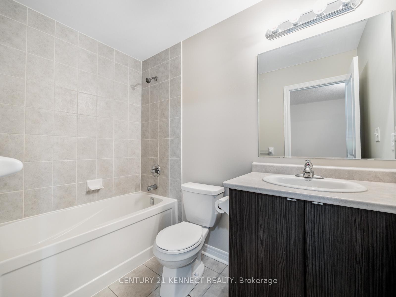 Photo 24 of 49 Finegan Circle, Brampton, Northwest Brampton — HOMEH