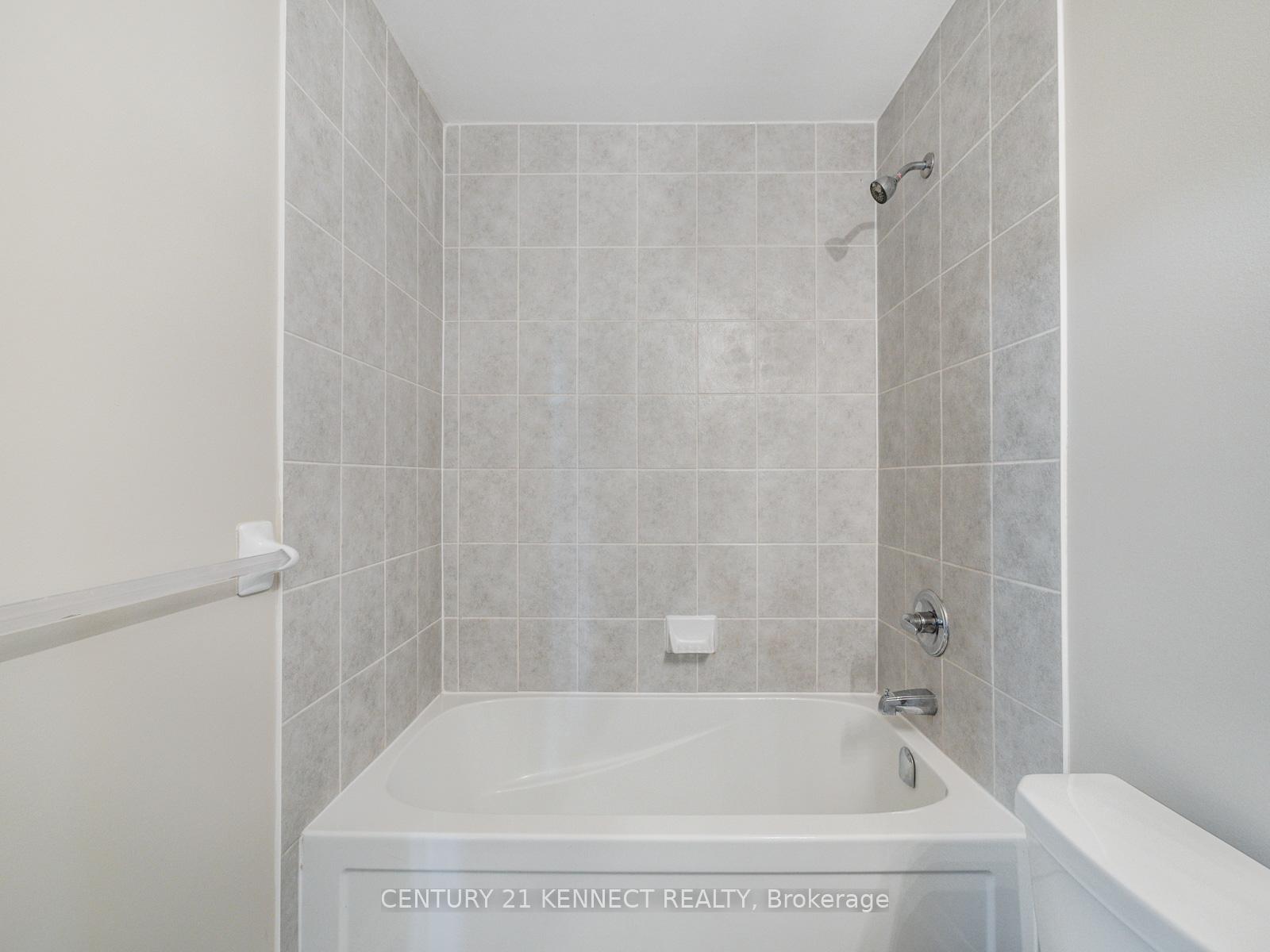 Photo 11 of 49 Finegan Circle, Brampton, Northwest Brampton — HOMEH