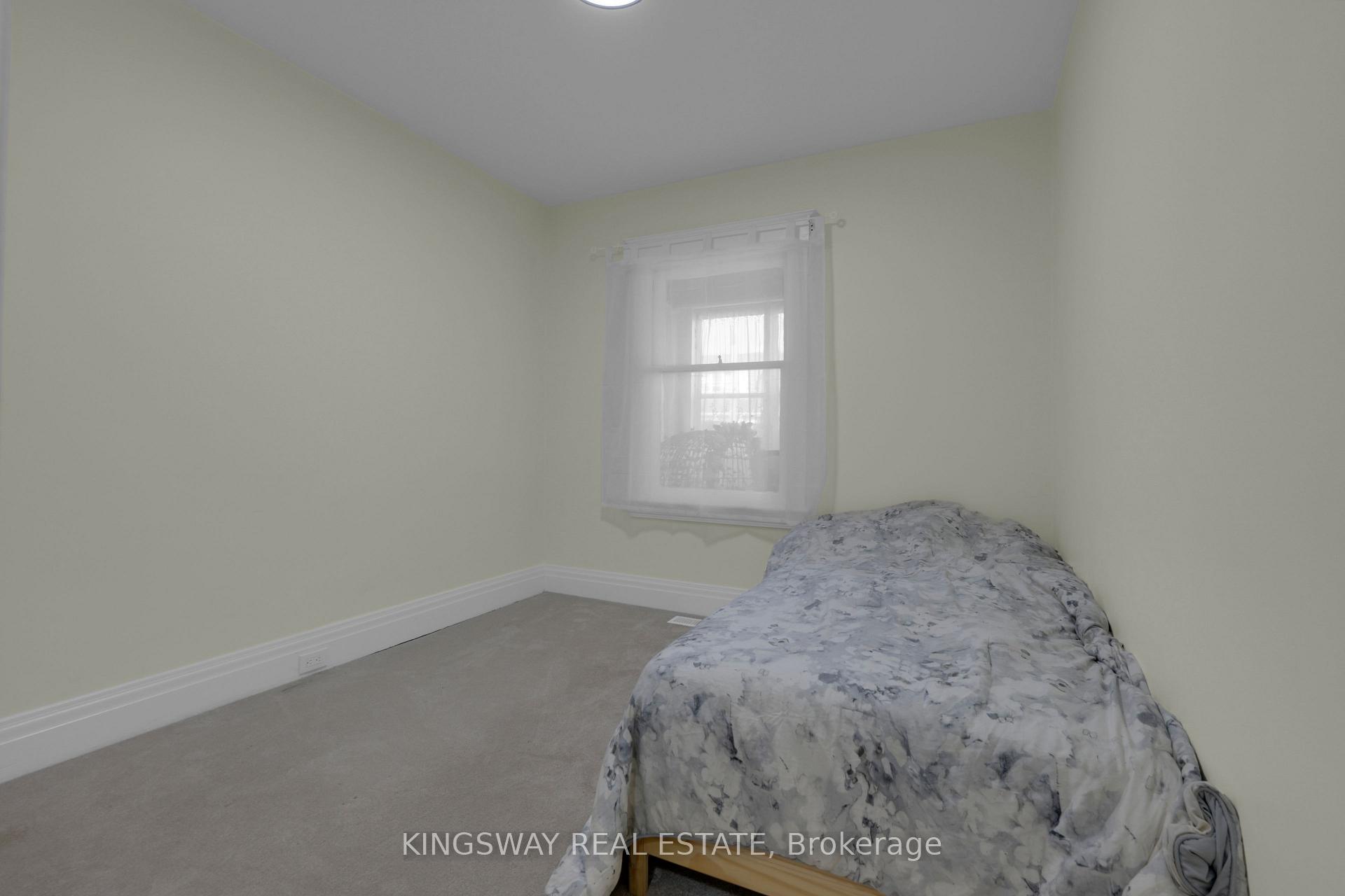 Photo 14 of 136 Connaught Avenue N, Hamilton, Stripley — HOMEH