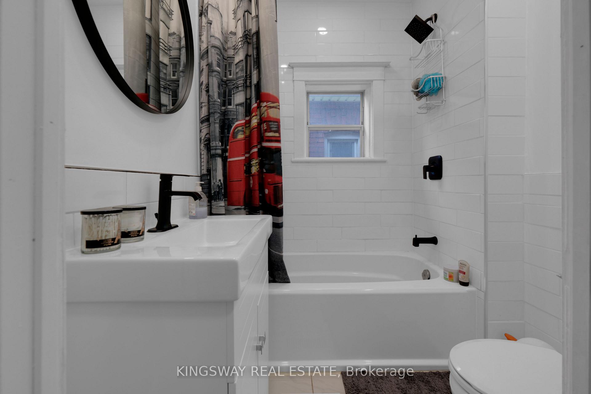 Photo 15 of 136 Connaught Avenue N, Hamilton, Stripley — HOMEH