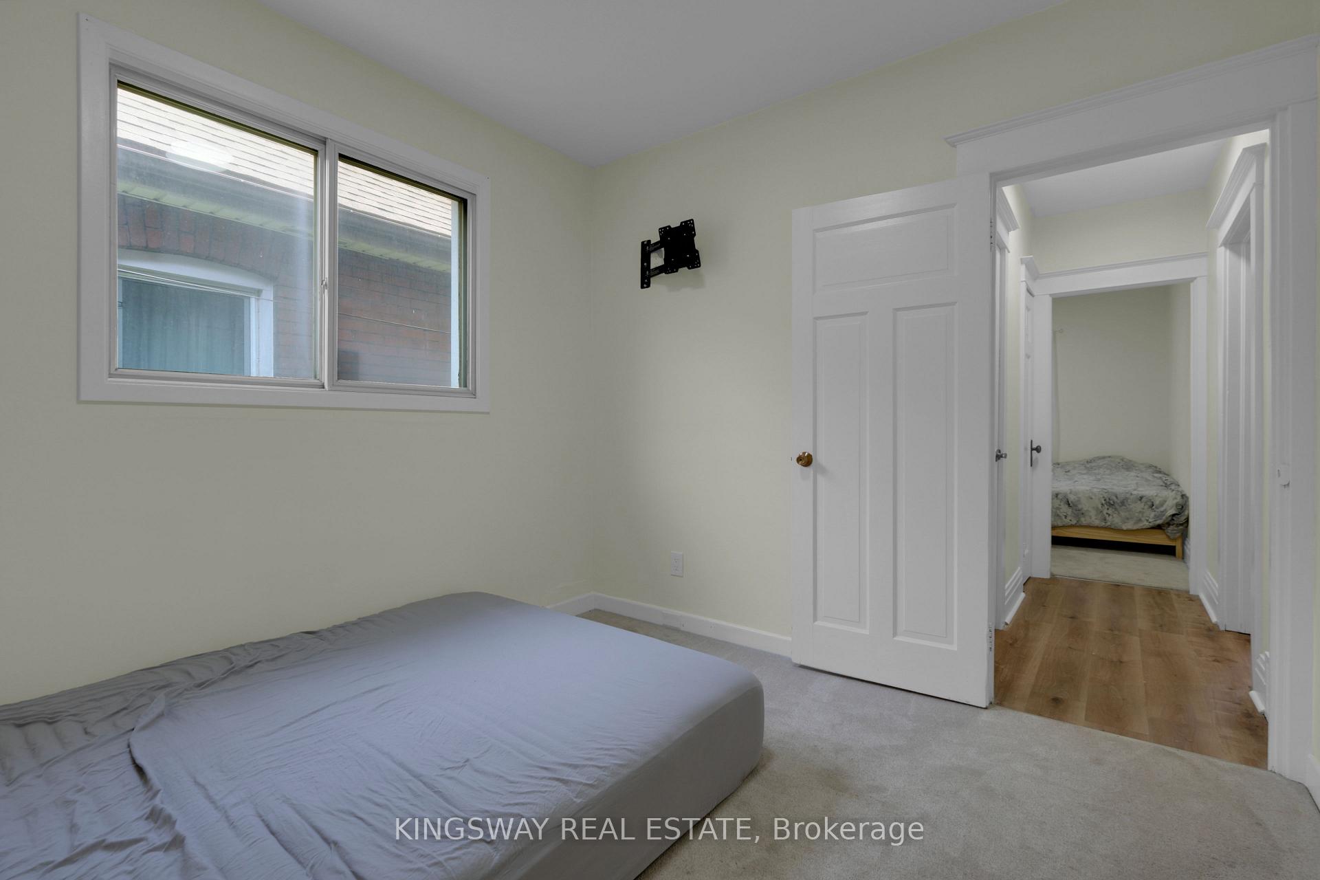 Photo 18 of 136 Connaught Avenue N, Hamilton, Stripley — HOMEH