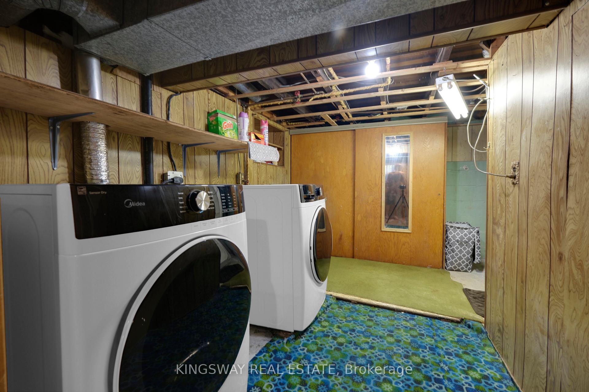 Photo 22 of 136 Connaught Avenue N, Hamilton, Stripley — HOMEH