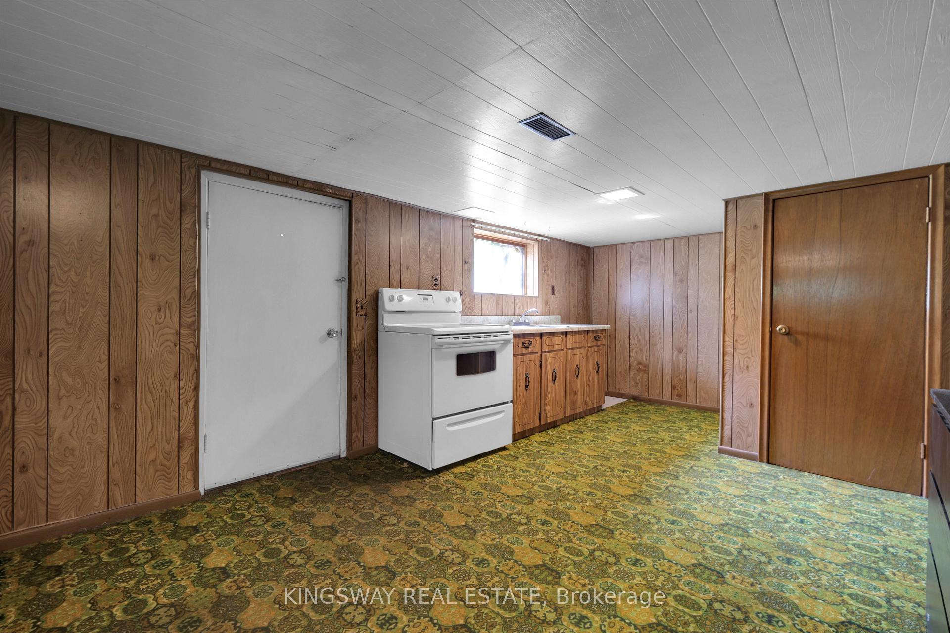 Photo 23 of 136 Connaught Avenue N, Hamilton, Stripley — HOMEH