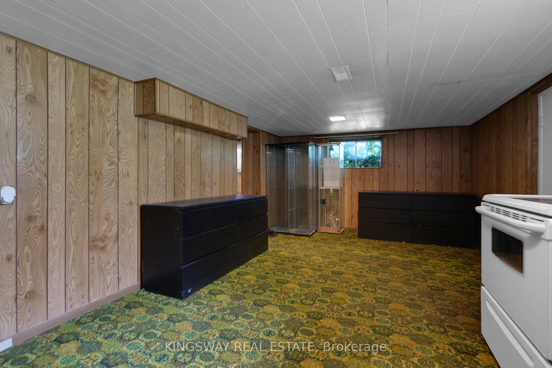 Photo 24 of 136 Connaught Avenue N, Hamilton, Stripley — HOMEH