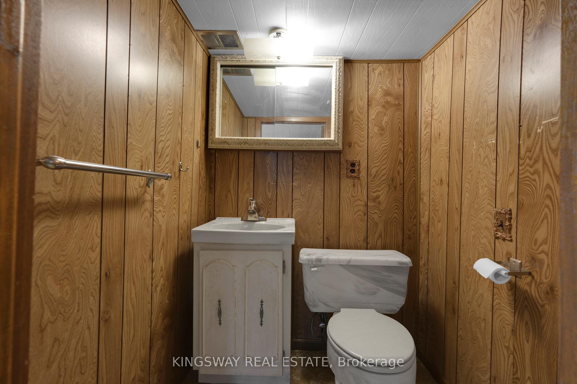 Photo 25 of 136 Connaught Avenue N, Hamilton, Stripley — HOMEH