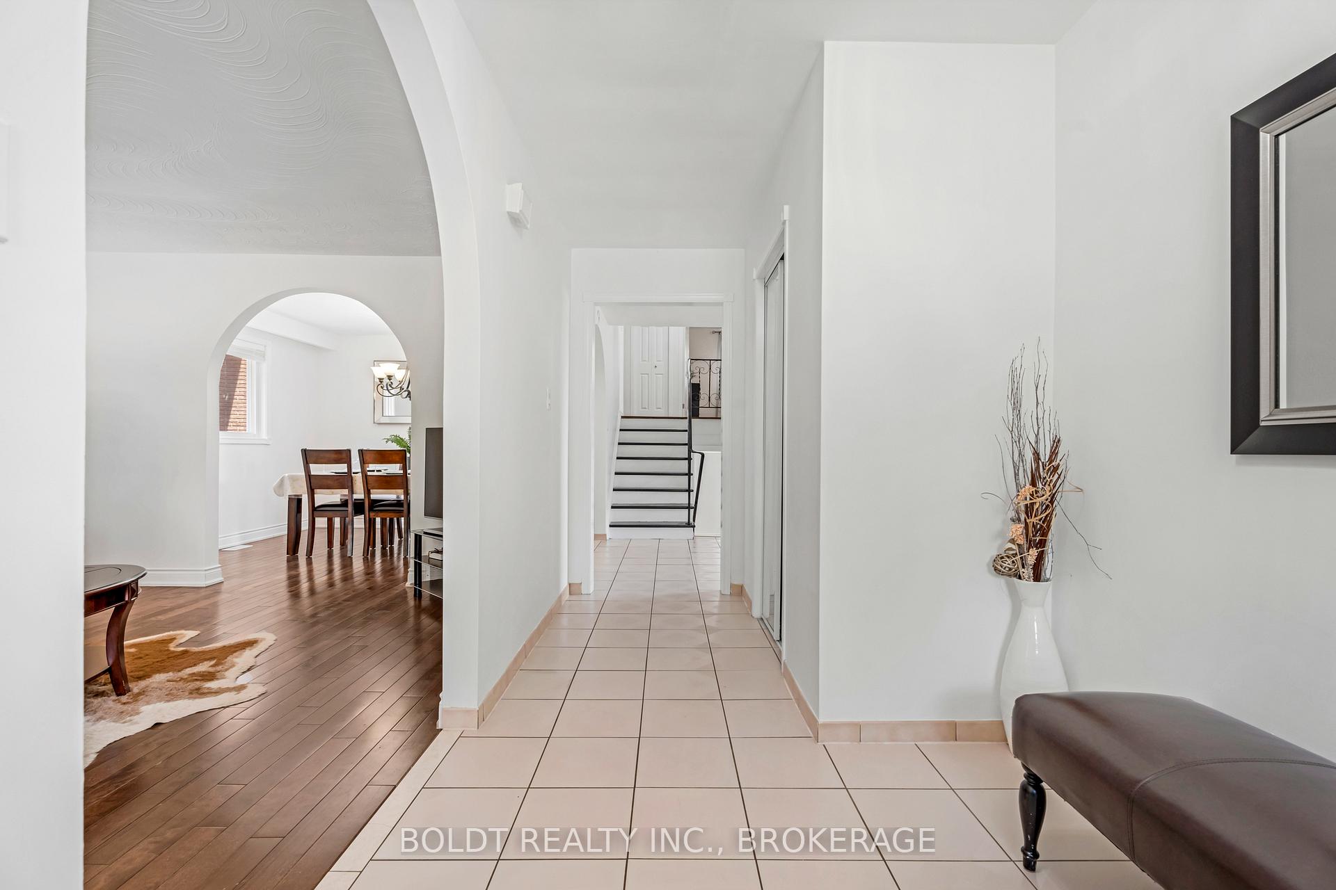 Photo 5 of 124 Quaker Crescent, Hamilton, Quinndale — HOMEH