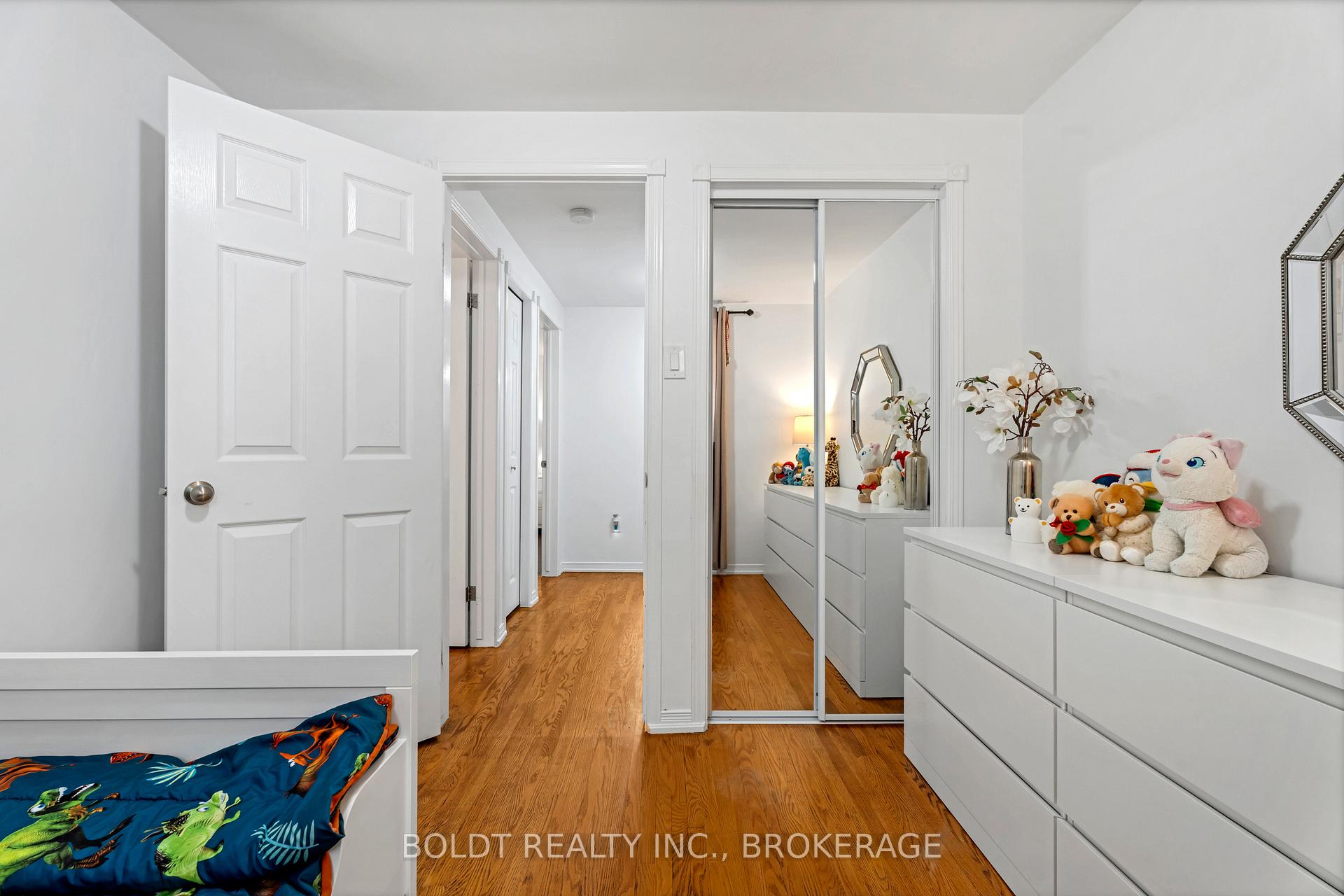 Photo 20 of 124 Quaker Crescent, Hamilton, Quinndale — HOMEH