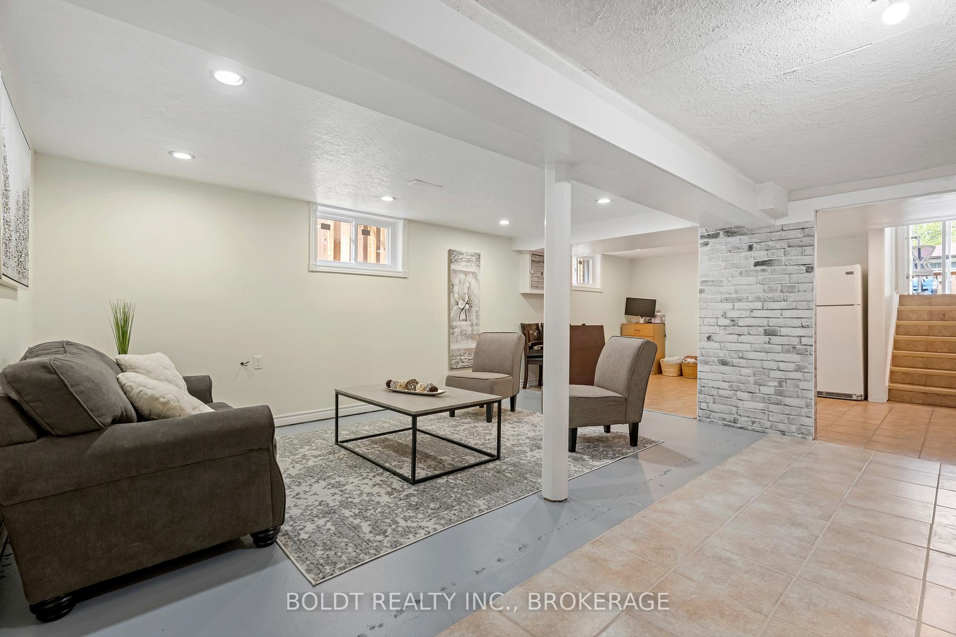 Photo 29 of 124 Quaker Crescent, Hamilton, Quinndale — HOMEH