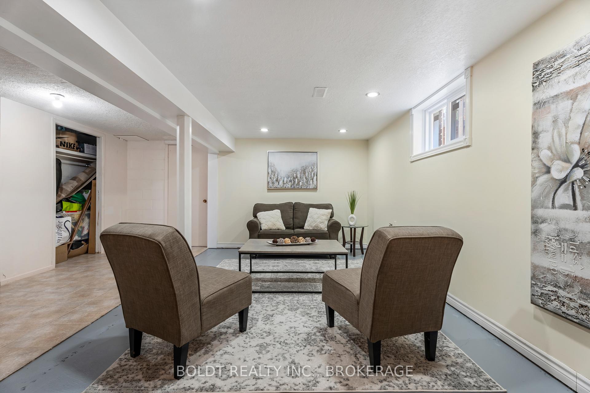Photo 30 of 124 Quaker Crescent, Hamilton, Quinndale — HOMEH