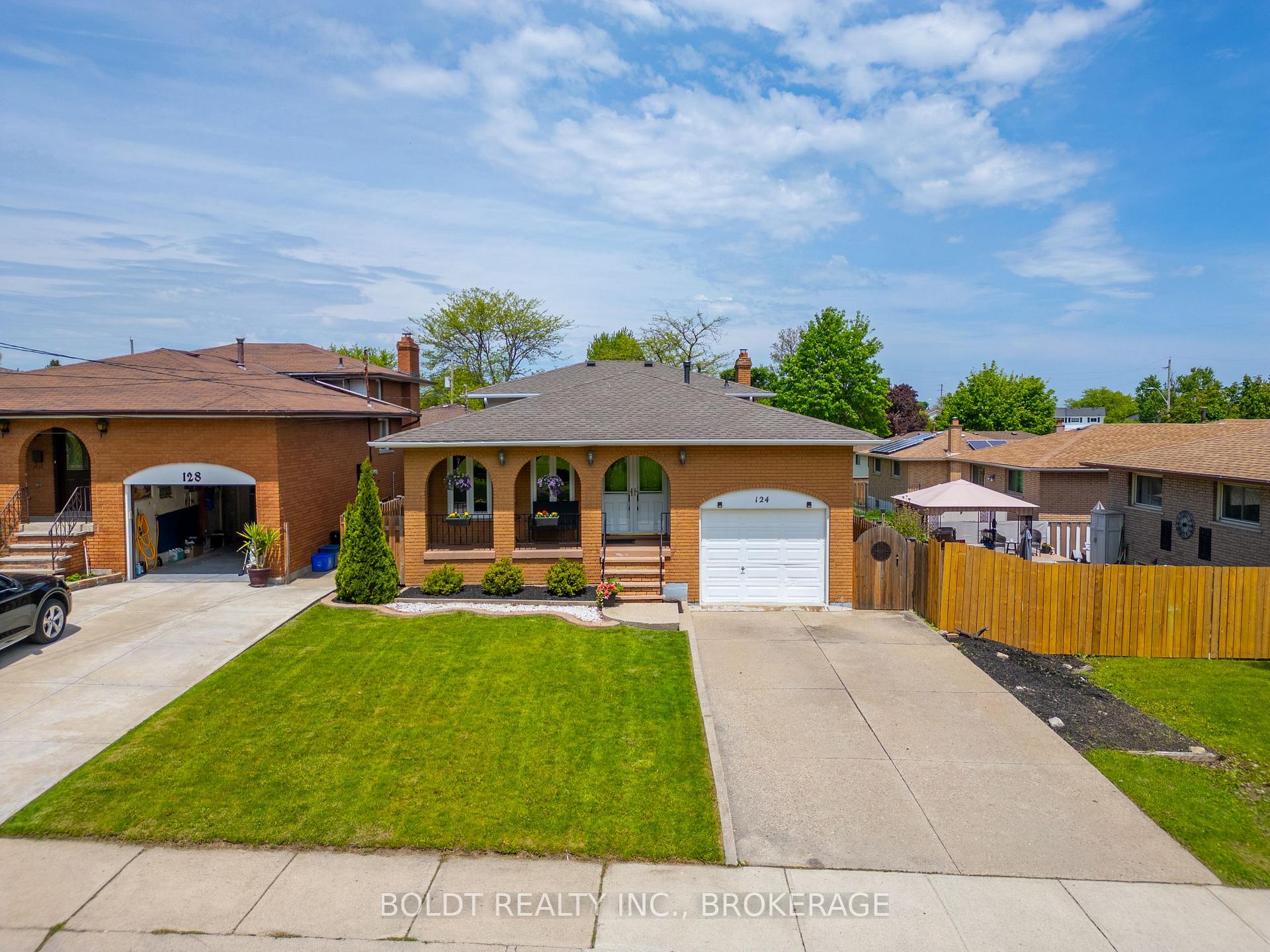Photo 38 of 124 Quaker Crescent, Hamilton, Quinndale — HOMEH