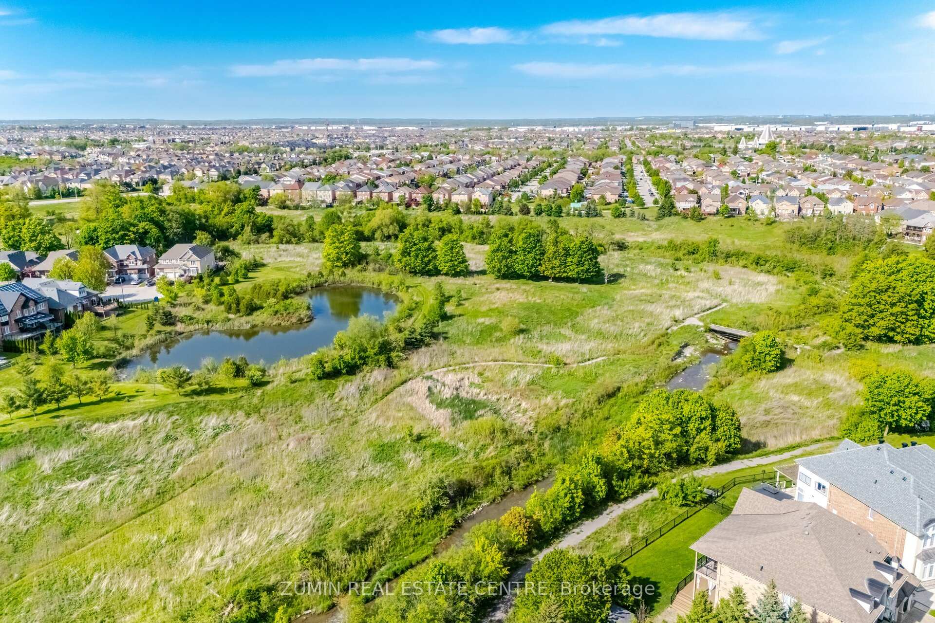 Photo 25 of 19 Hawkridge Trail, Brampton, Bram East — HOMEH