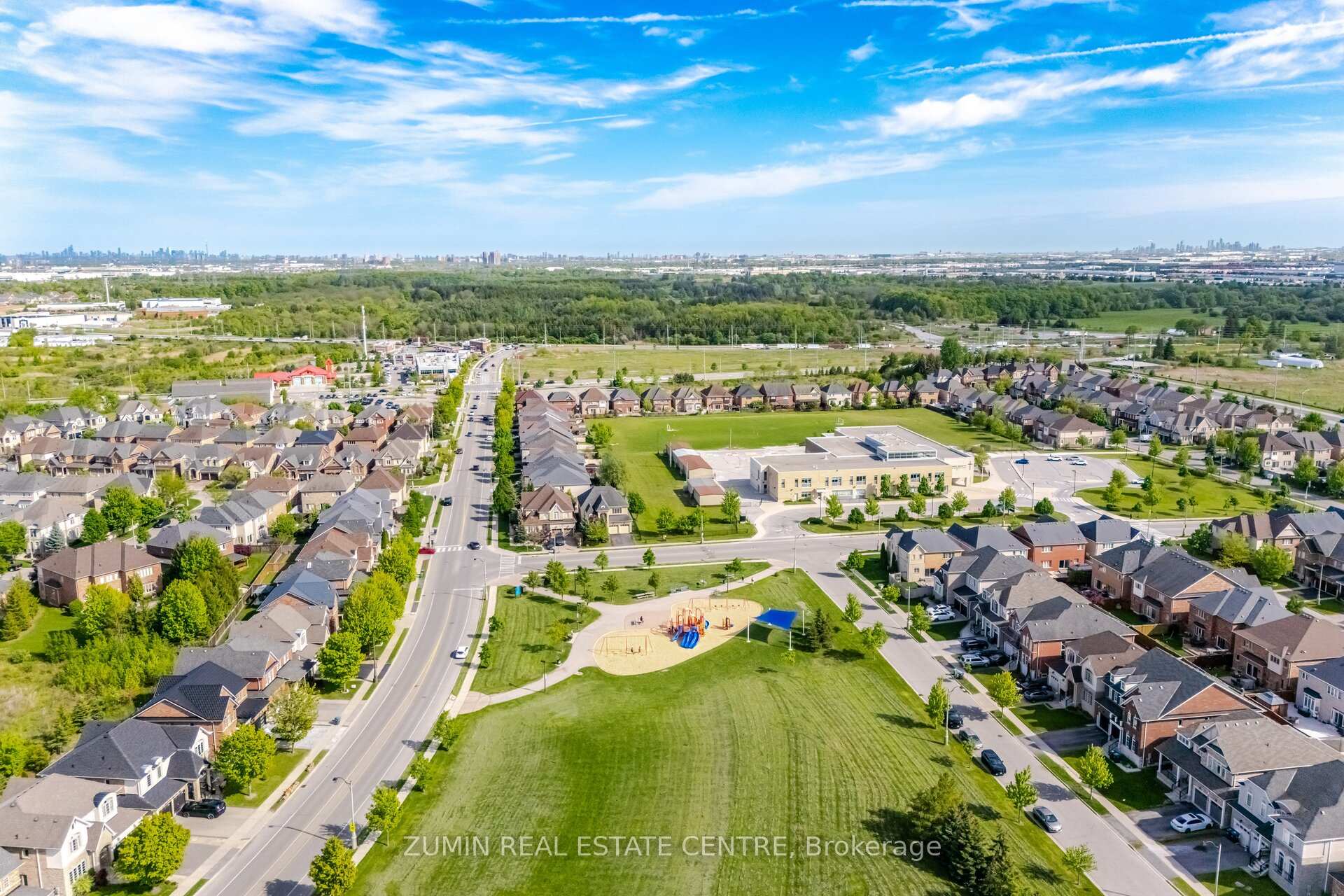 Photo 26 of 19 Hawkridge Trail, Brampton, Bram East — HOMEH