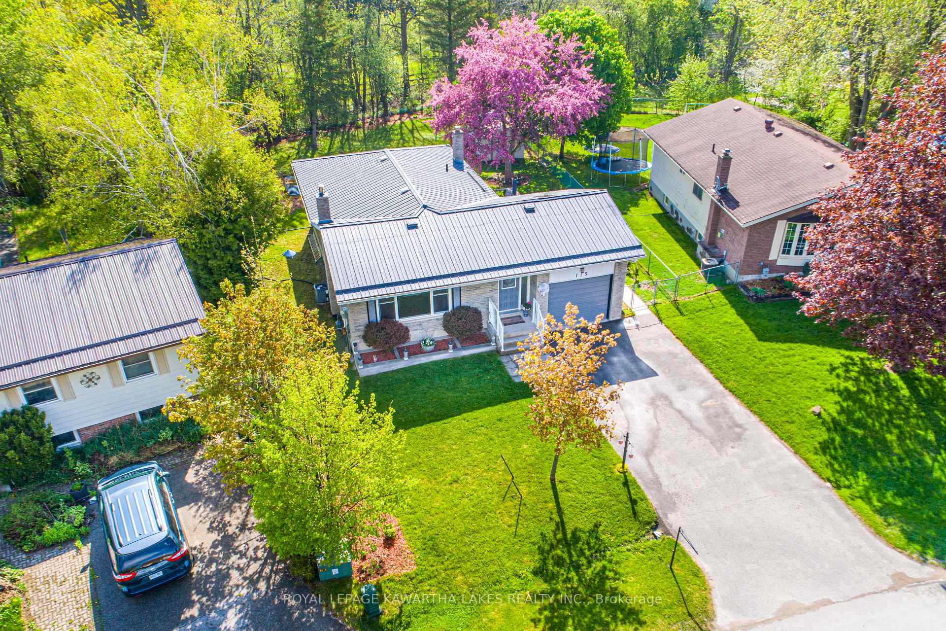Photo 3 of 115 Meadowlands Drive, Brock, Cannington — HOMEH