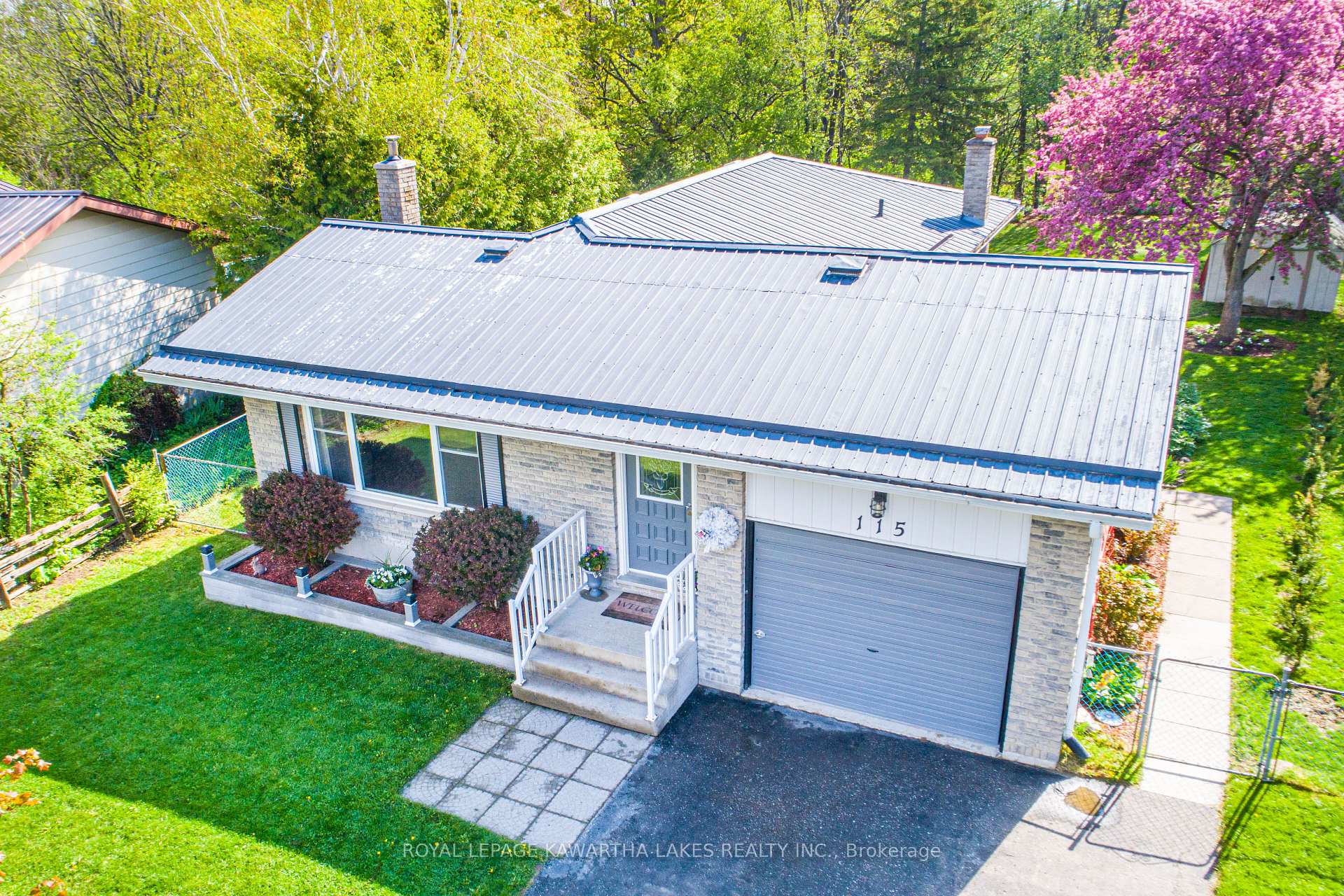 Photo 5 of 115 Meadowlands Drive, Brock, Cannington — HOMEH