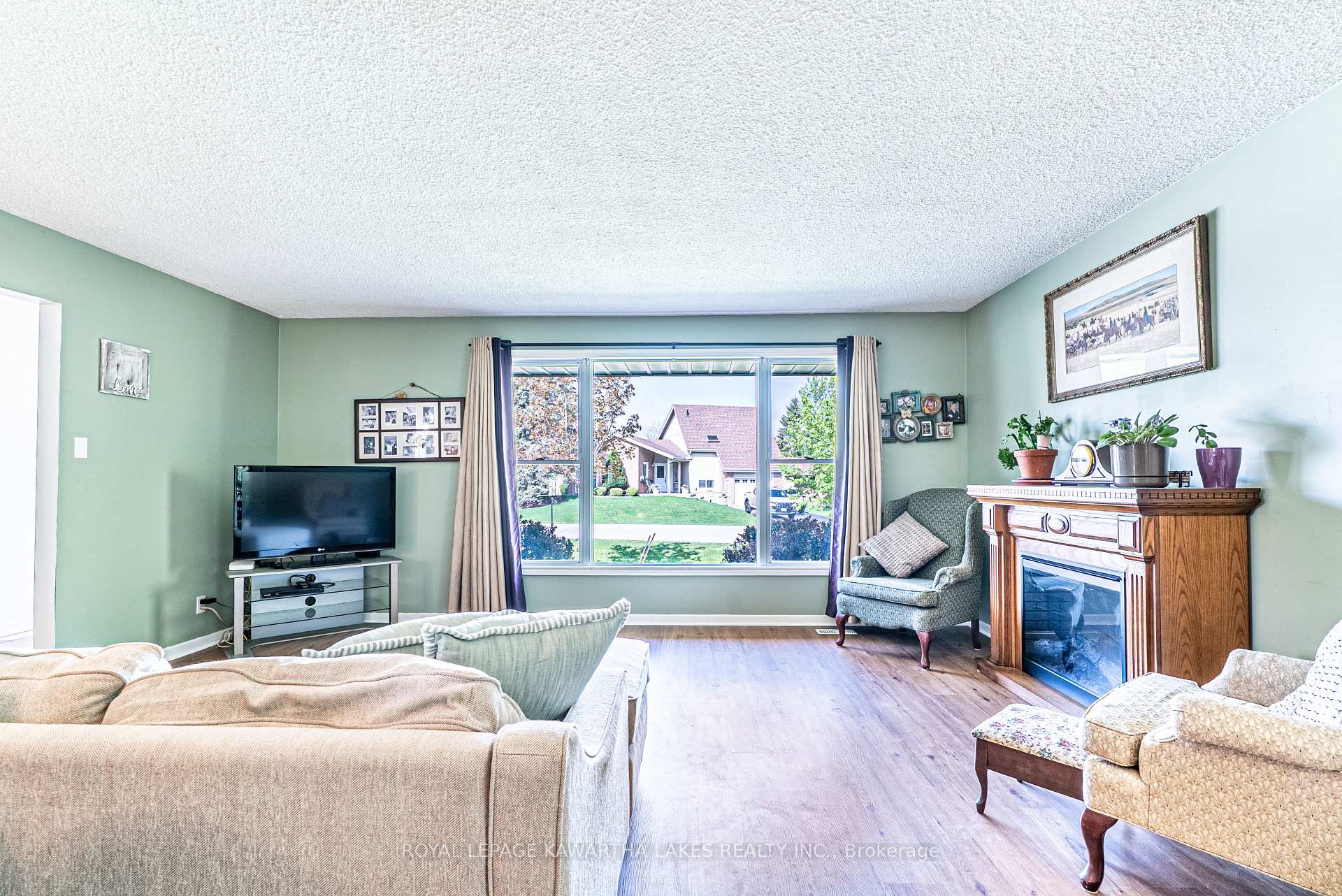 Photo 10 of 115 Meadowlands Drive, Brock, Cannington — HOMEH
