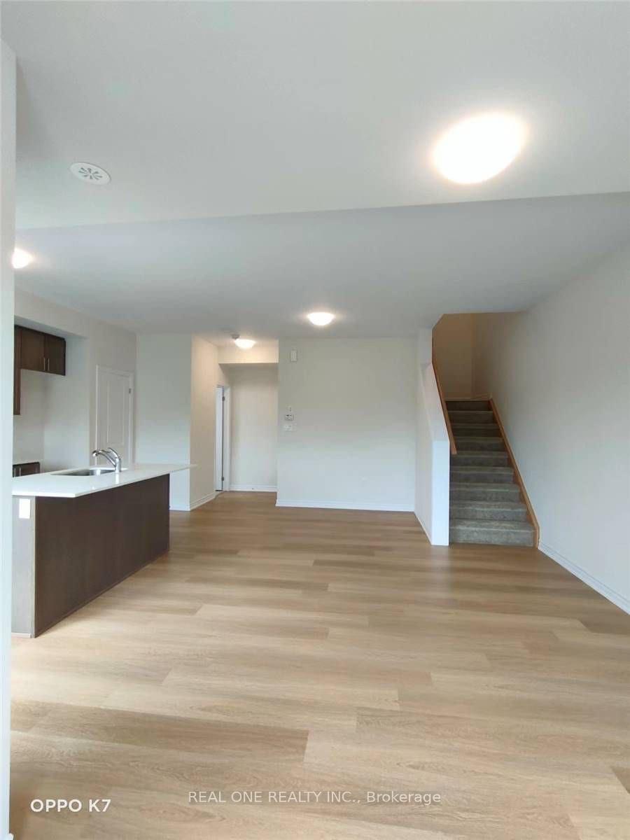 Photo 3 of Unit 5, 490 Beresford Path, Oshawa, Central — HOMEH