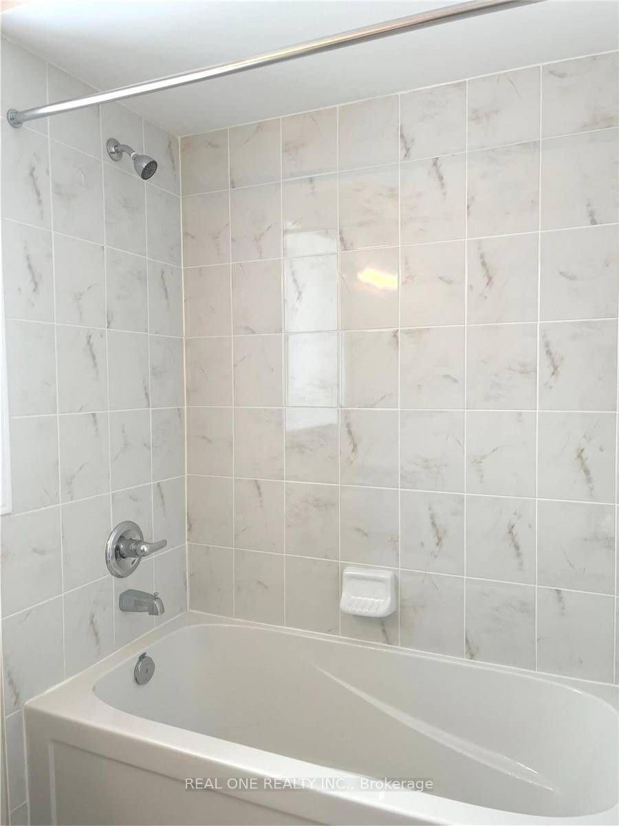 Photo 4 of Unit 5, 490 Beresford Path, Oshawa, Central — HOMEH