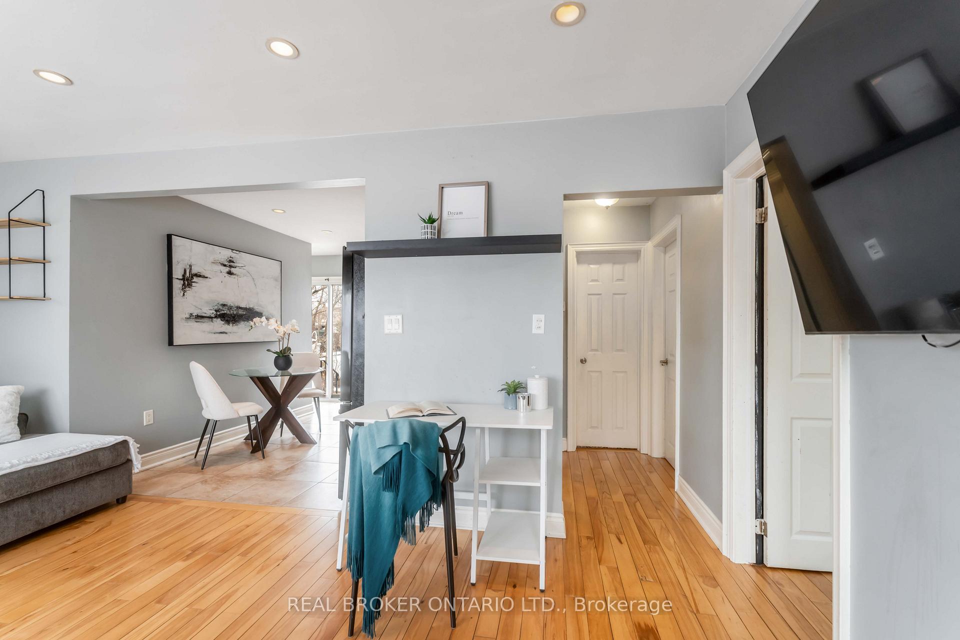 Photo 7 of 16 Oriole Crescent, Hamilton, McQuesten — HOMEH