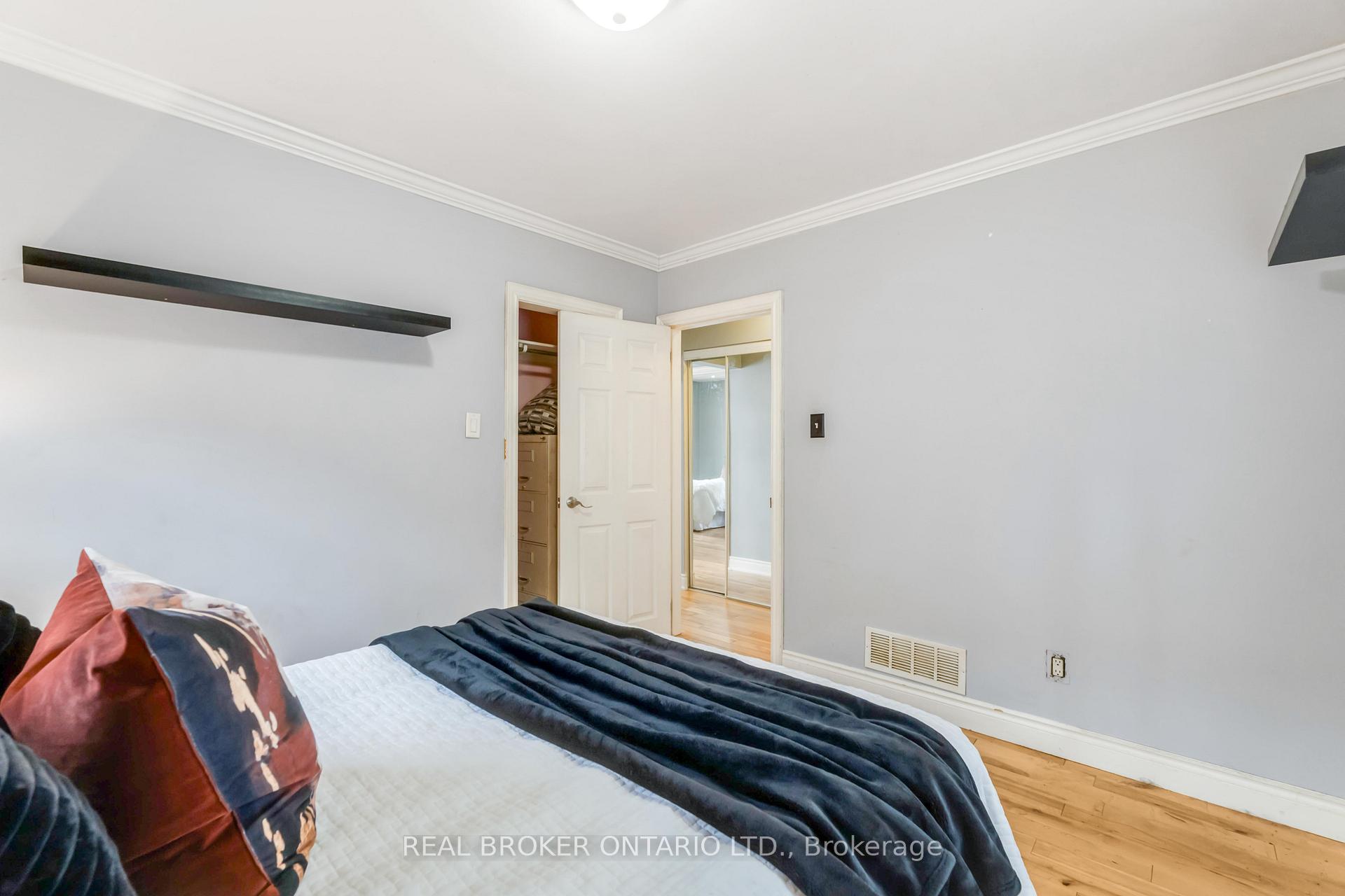 Photo 14 of 16 Oriole Crescent, Hamilton, McQuesten — HOMEH