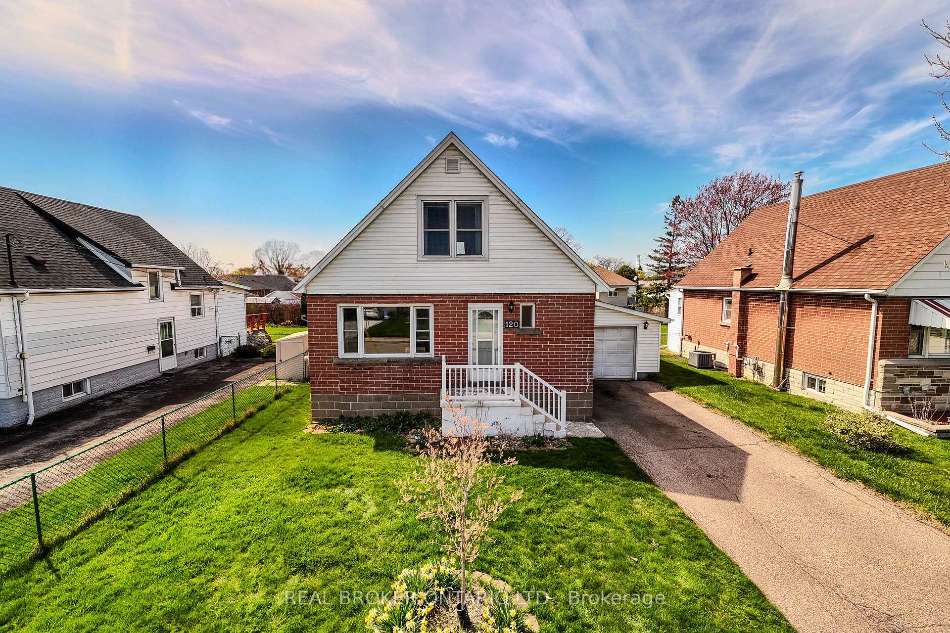 Photo 1 of 120 Howard Avenue, Hamilton, Balfour — HOMEH