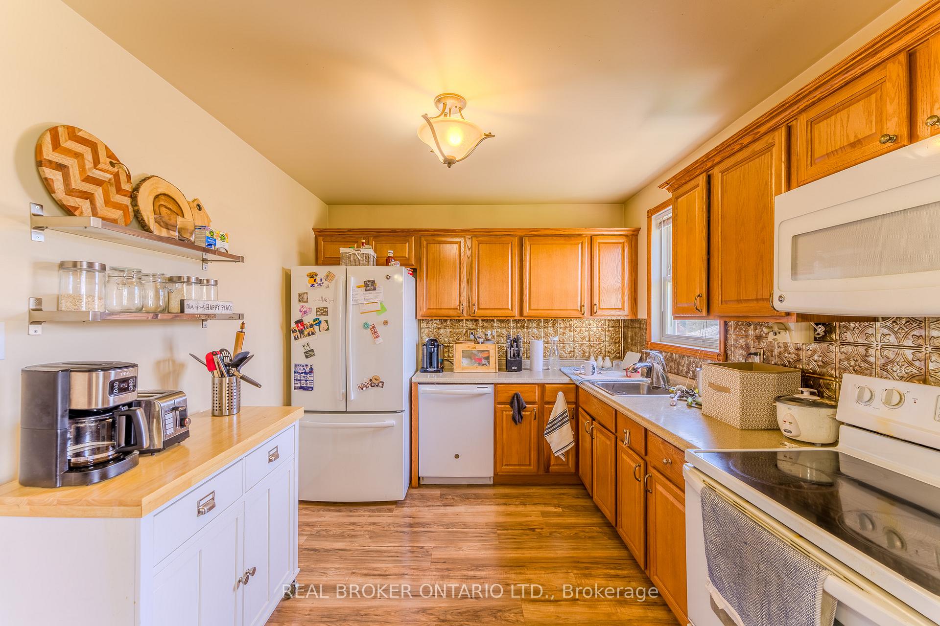Photo 2 of 120 Howard Avenue, Hamilton, Balfour — HOMEH