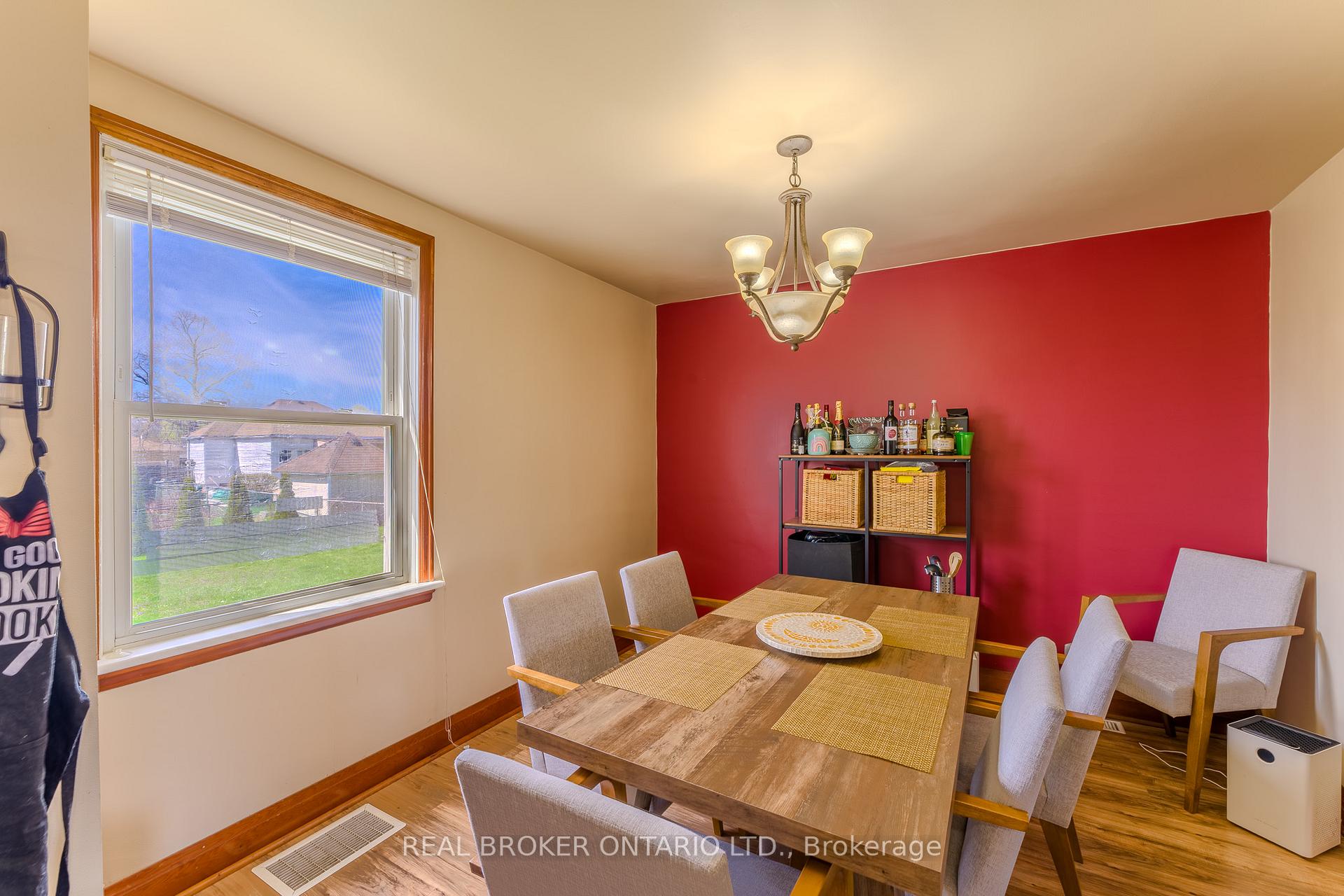 Photo 4 of 120 Howard Avenue, Hamilton, Balfour — HOMEH