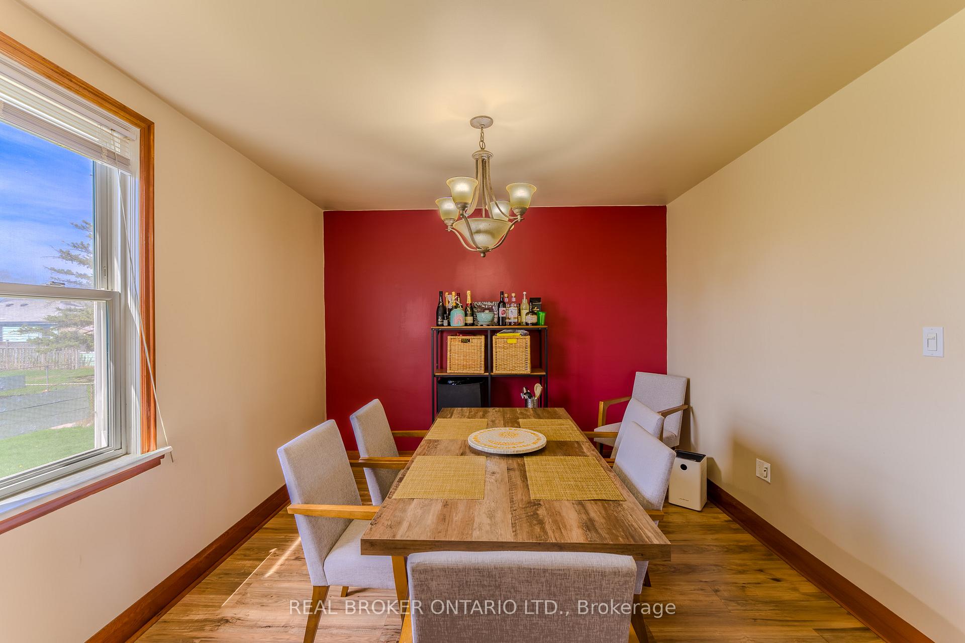 Photo 5 of 120 Howard Avenue, Hamilton, Balfour — HOMEH