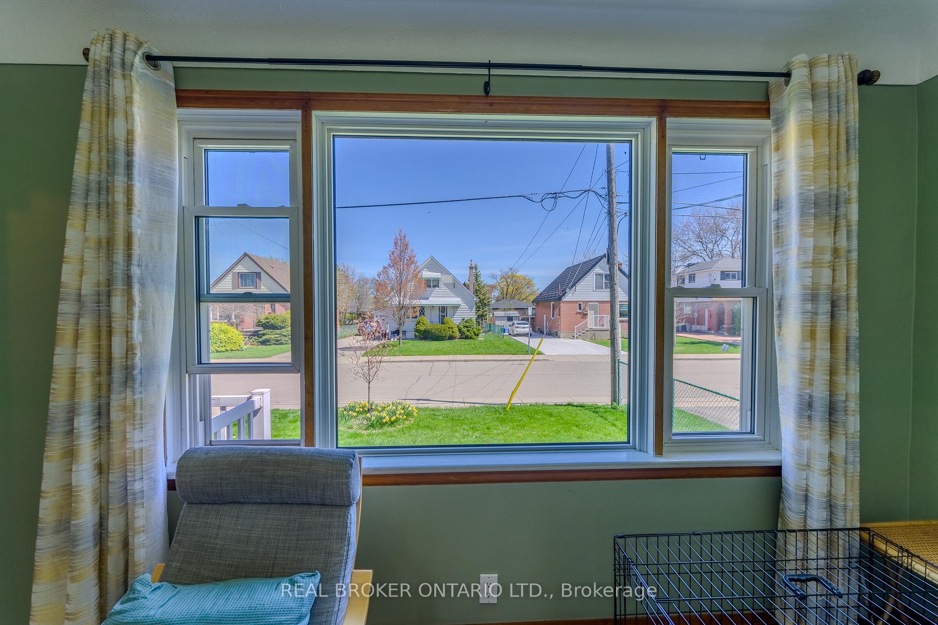 Photo 7 of 120 Howard Avenue, Hamilton, Balfour — HOMEH