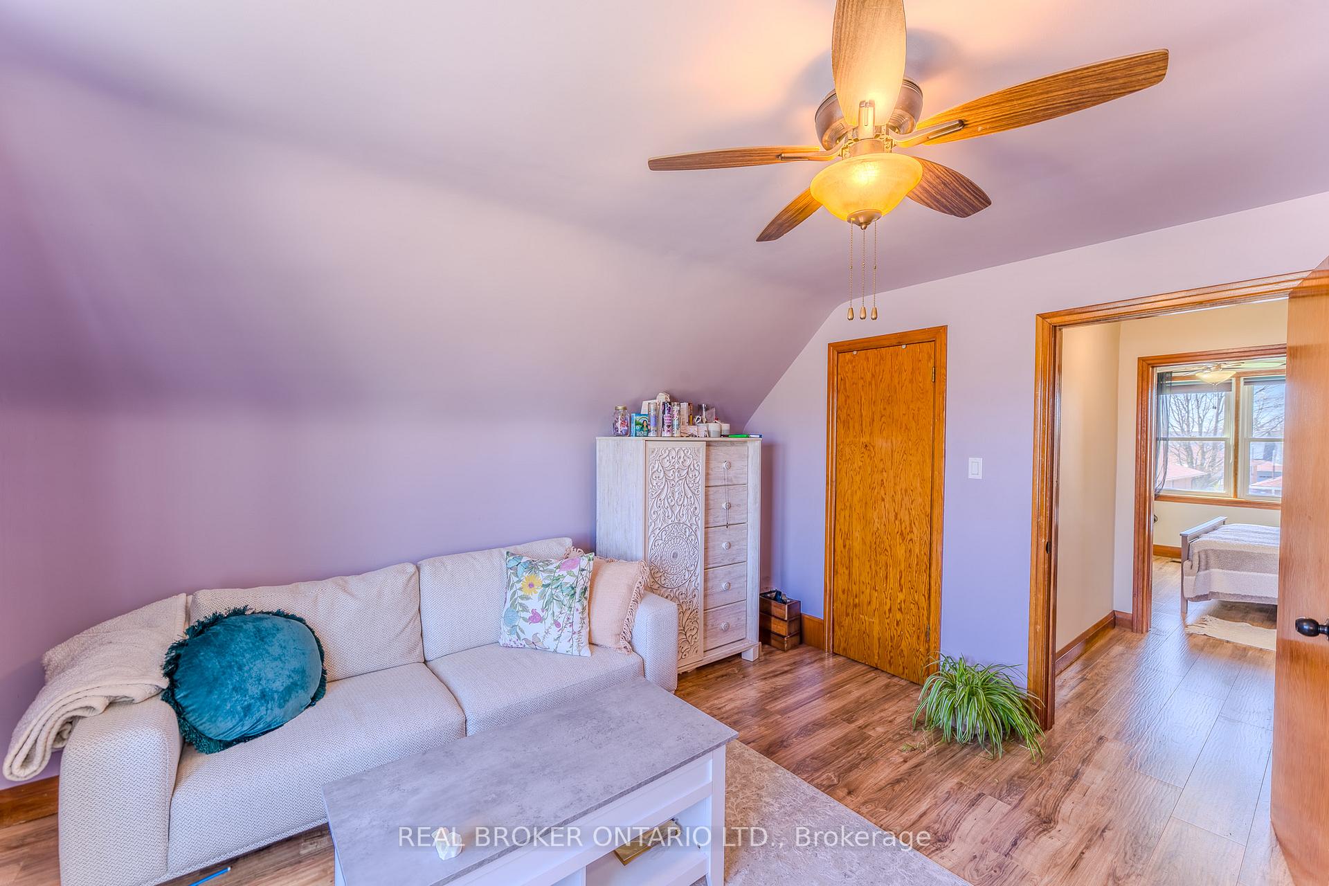 Photo 10 of 120 Howard Avenue, Hamilton, Balfour — HOMEH
