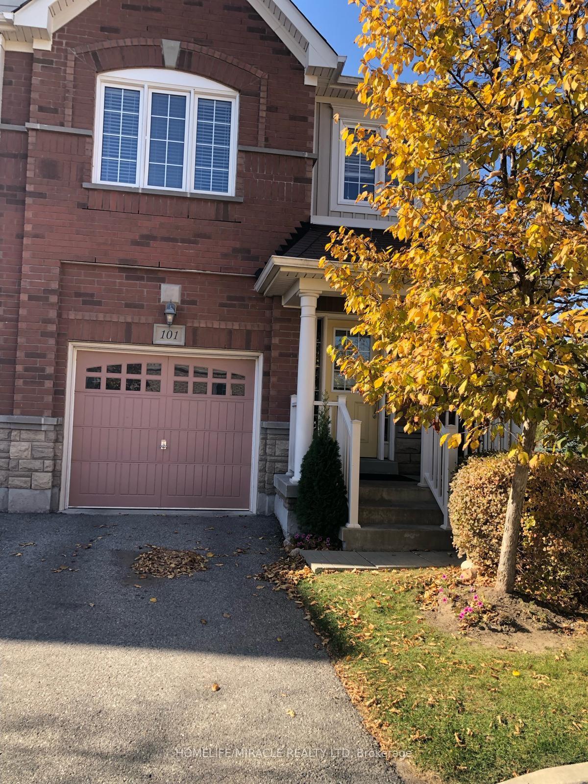 Front of Unit 101, 1035 Victoria Road S