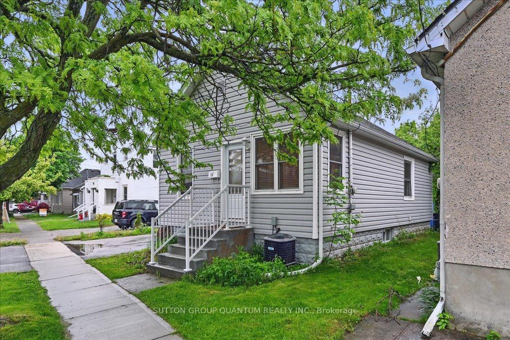 Photo 3 of 26 Hamilton Street, St. Catharines, Western Hill — HOMEH