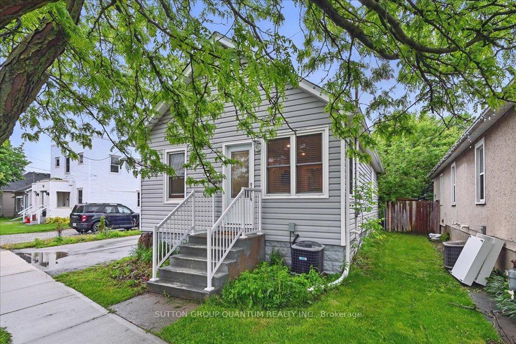 Photo 4 of 26 Hamilton Street, St. Catharines, Western Hill — HOMEH