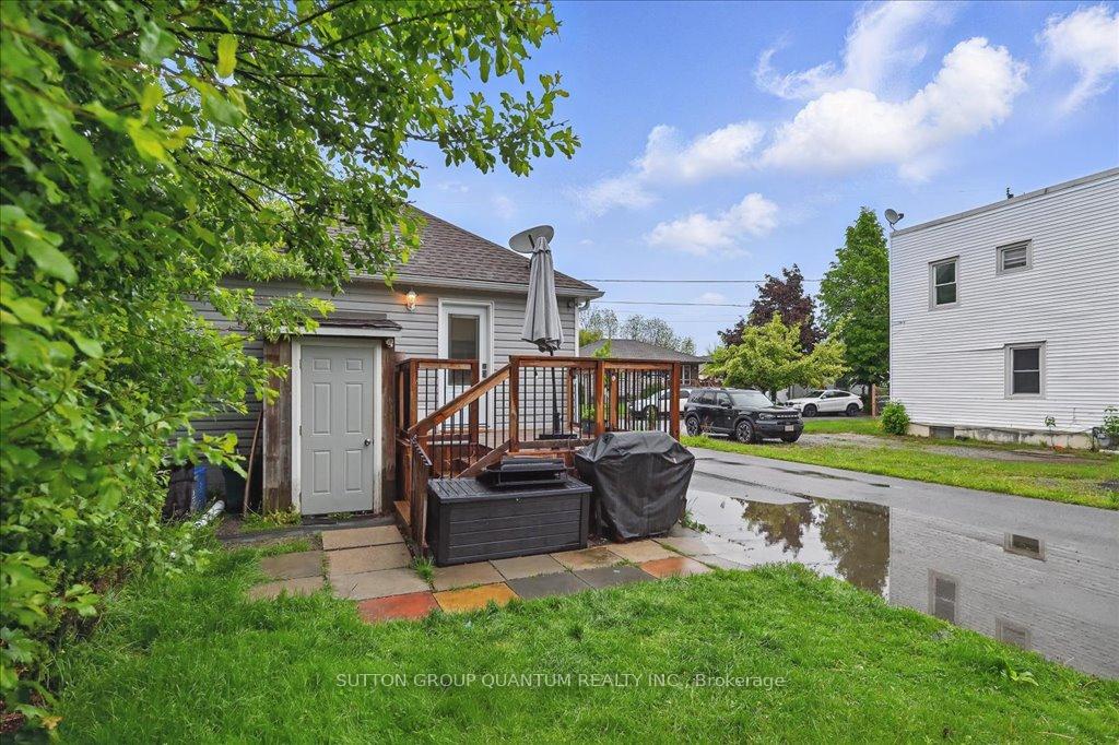 Photo 5 of 26 Hamilton Street, St. Catharines, Western Hill — HOMEH