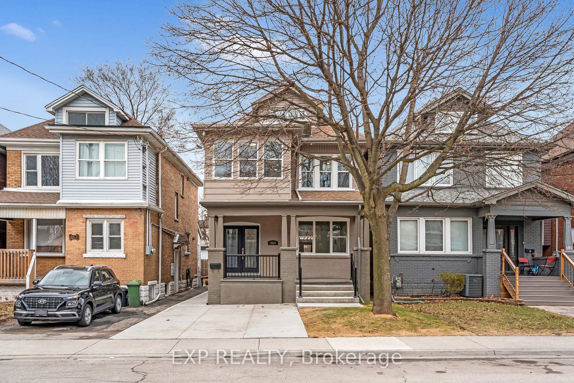 Front of 189 Ottawa Street S