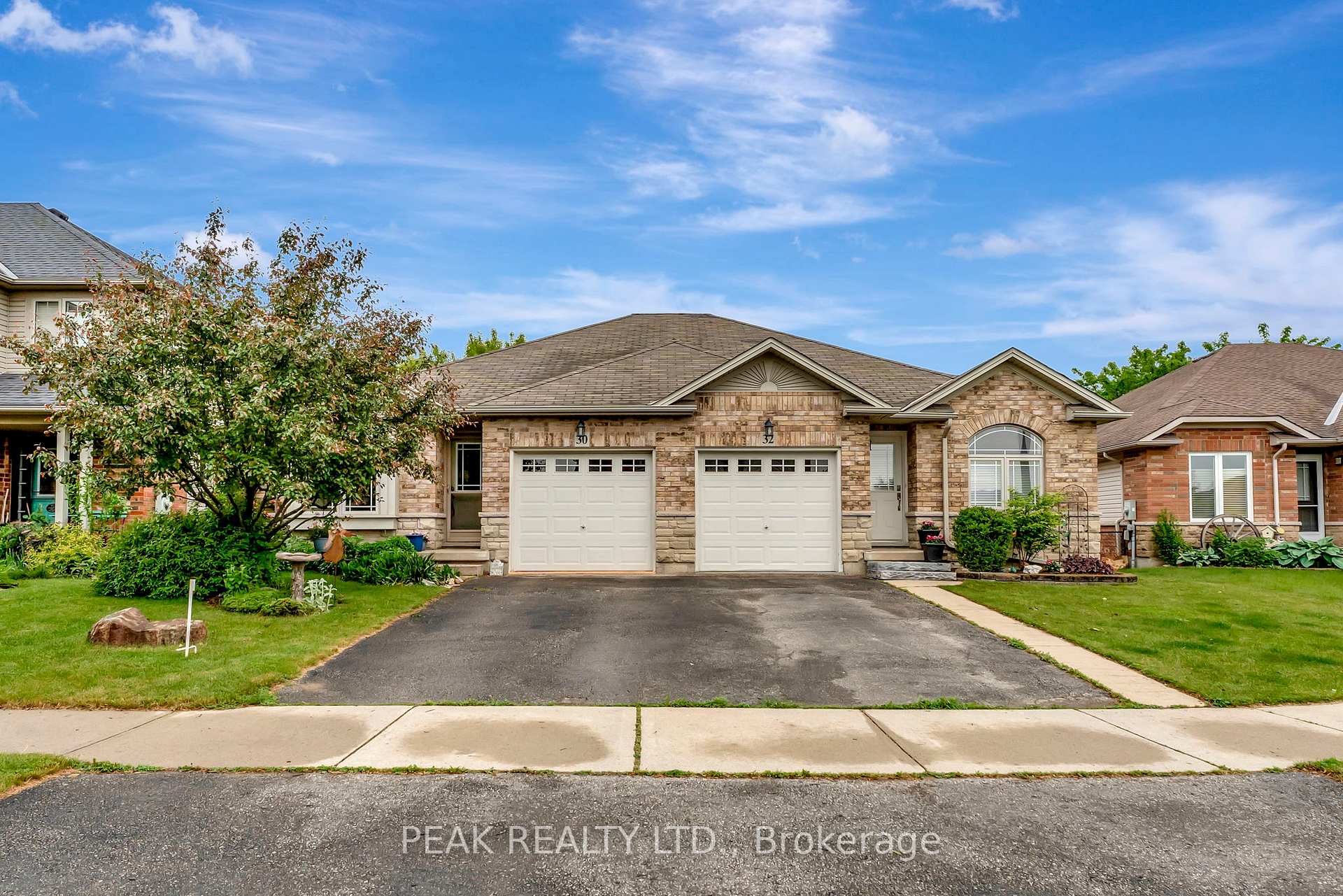 Photo 3 of 30 Savannah Ridge Drive, Brant, Paris — HOMEH