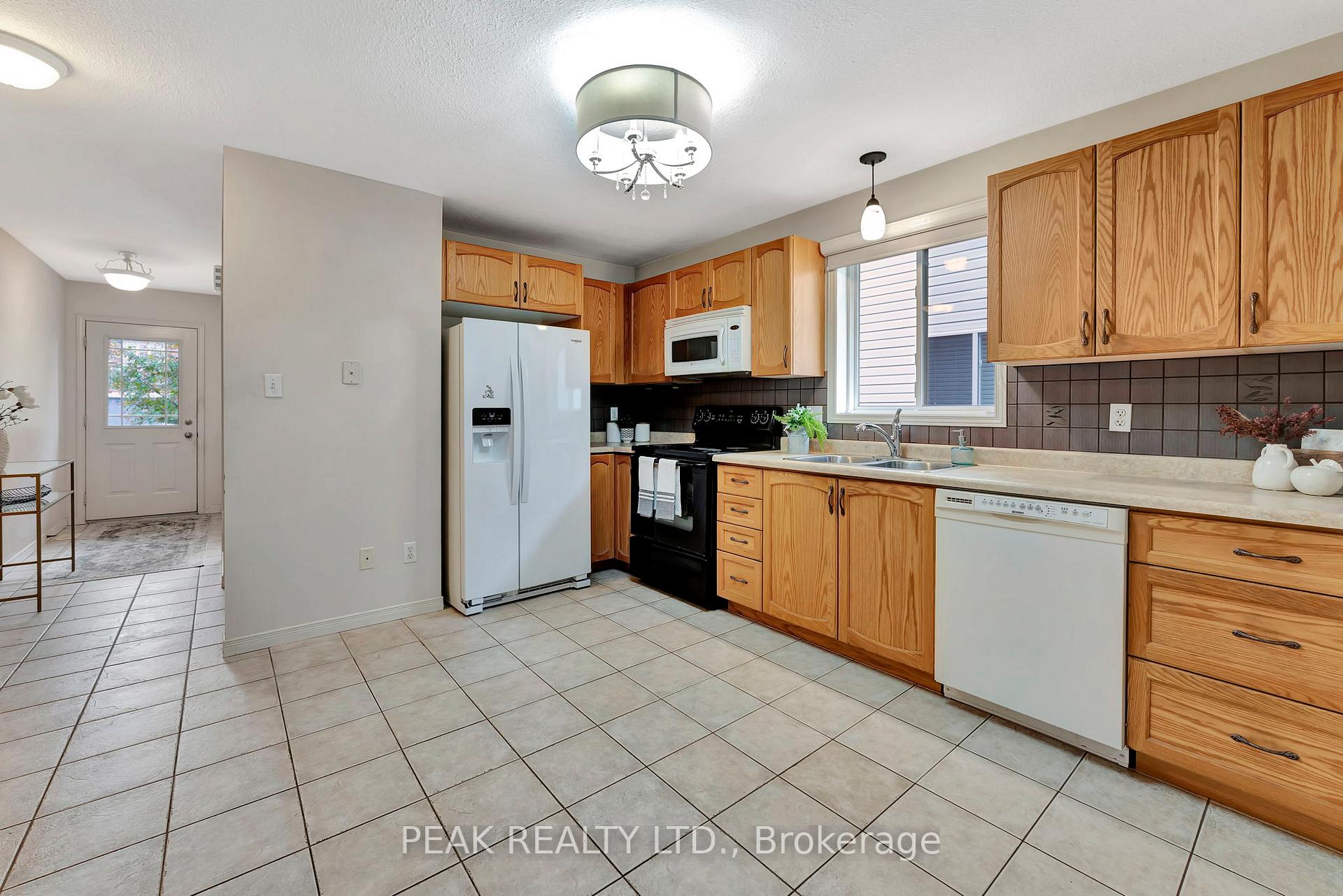 Photo 7 of 30 Savannah Ridge Drive, Brant, Paris — HOMEH