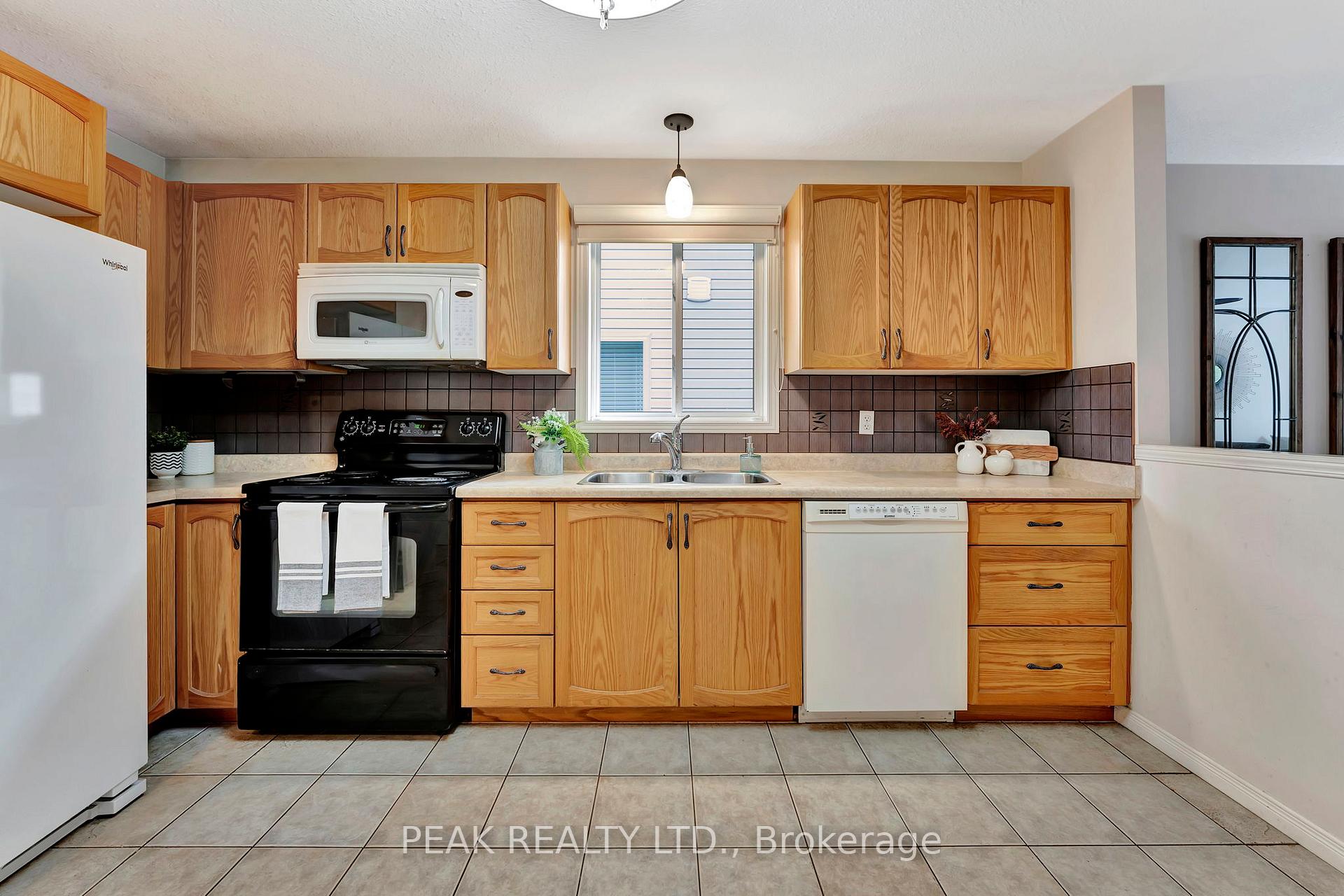 Photo 8 of 30 Savannah Ridge Drive, Brant, Paris — HOMEH
