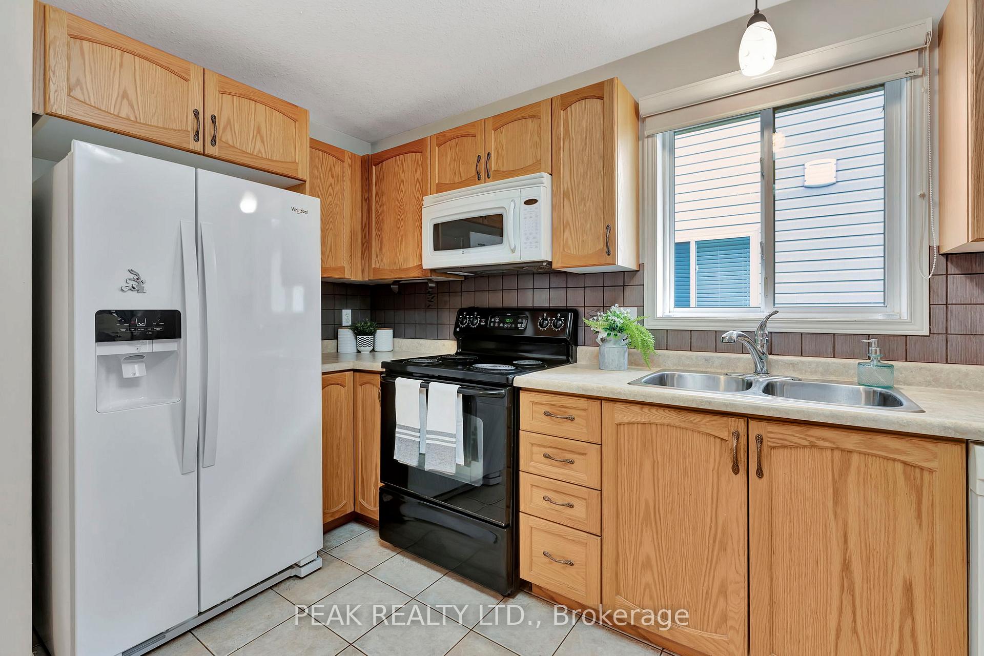 Photo 10 of 30 Savannah Ridge Drive, Brant, Paris — HOMEH