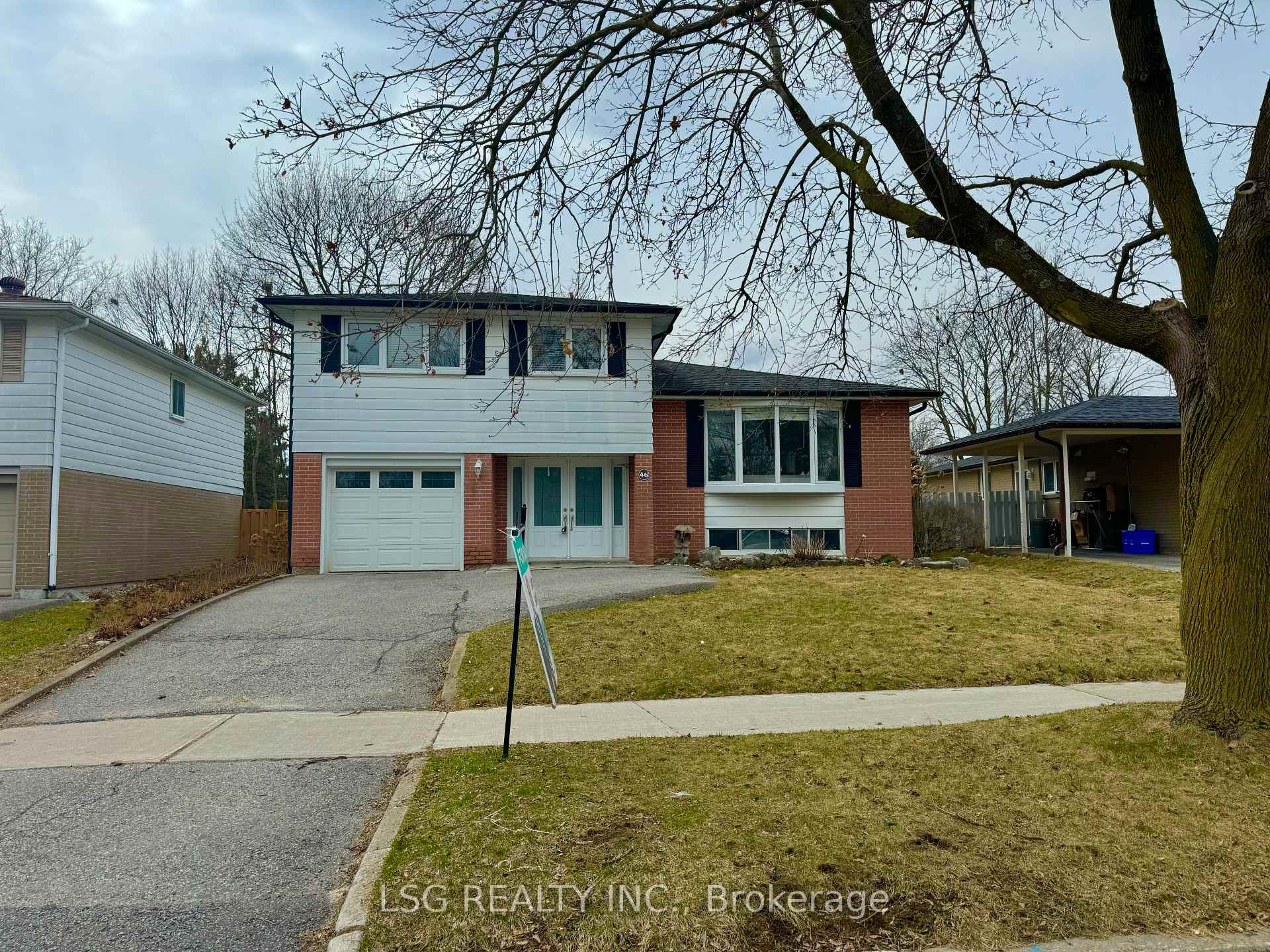 Photo 2 of 46 Devins Drive, Aurora, Aurora Heights — HOMEH