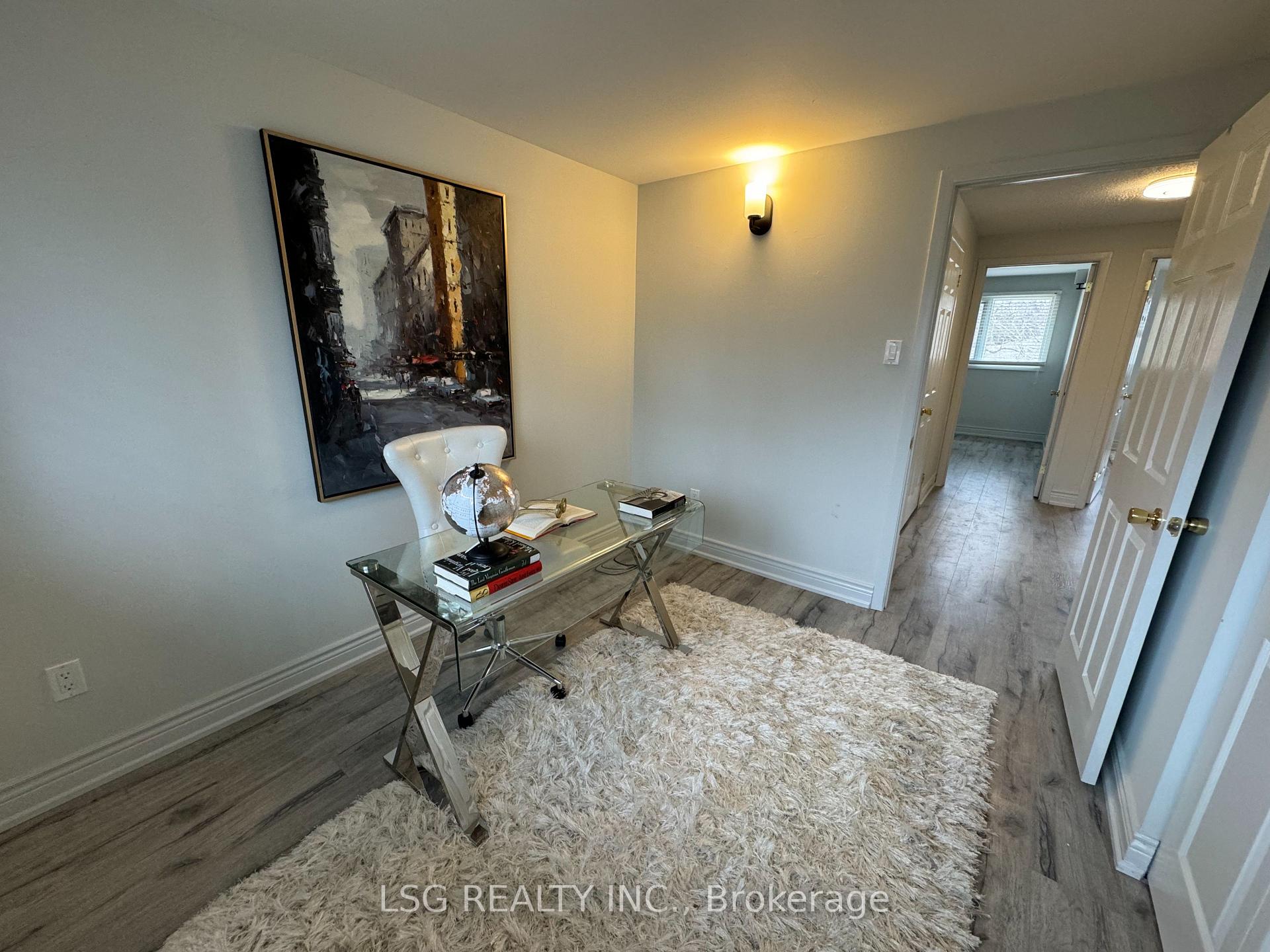 Photo 9 of 46 Devins Drive, Aurora, Aurora Heights — HOMEH