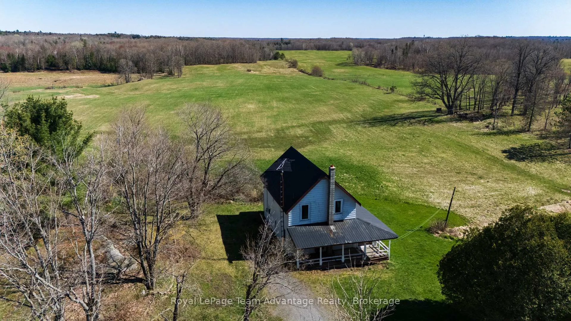 Photo 5 of 77 Lakeshore Road, McKellar — HOMEH