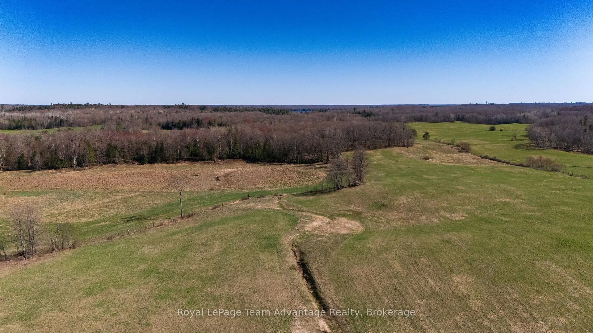 Photo 16 of 77 Lakeshore Road, McKellar — HOMEH