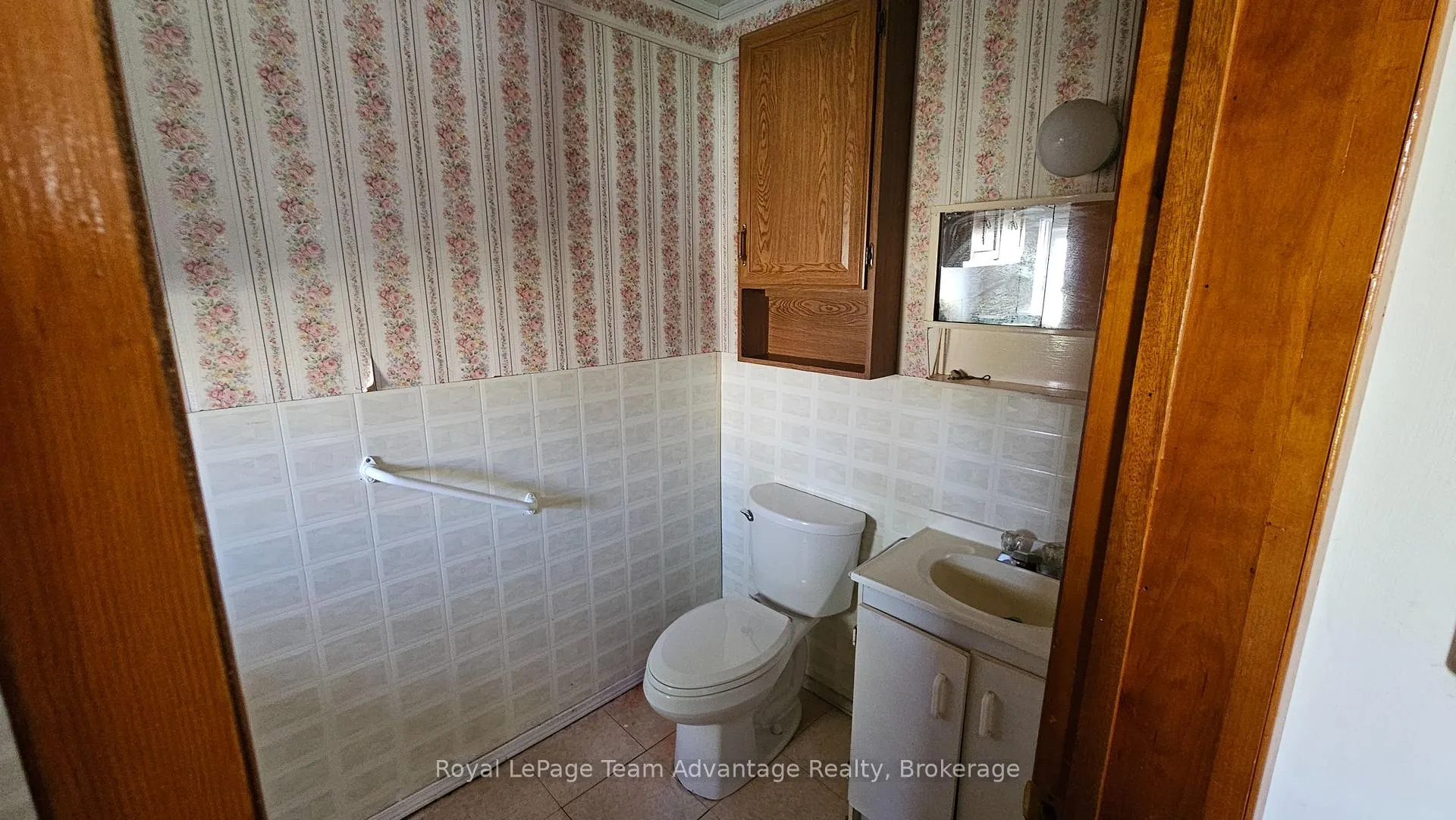 Photo 24 of 77 Lakeshore Road, McKellar — HOMEH