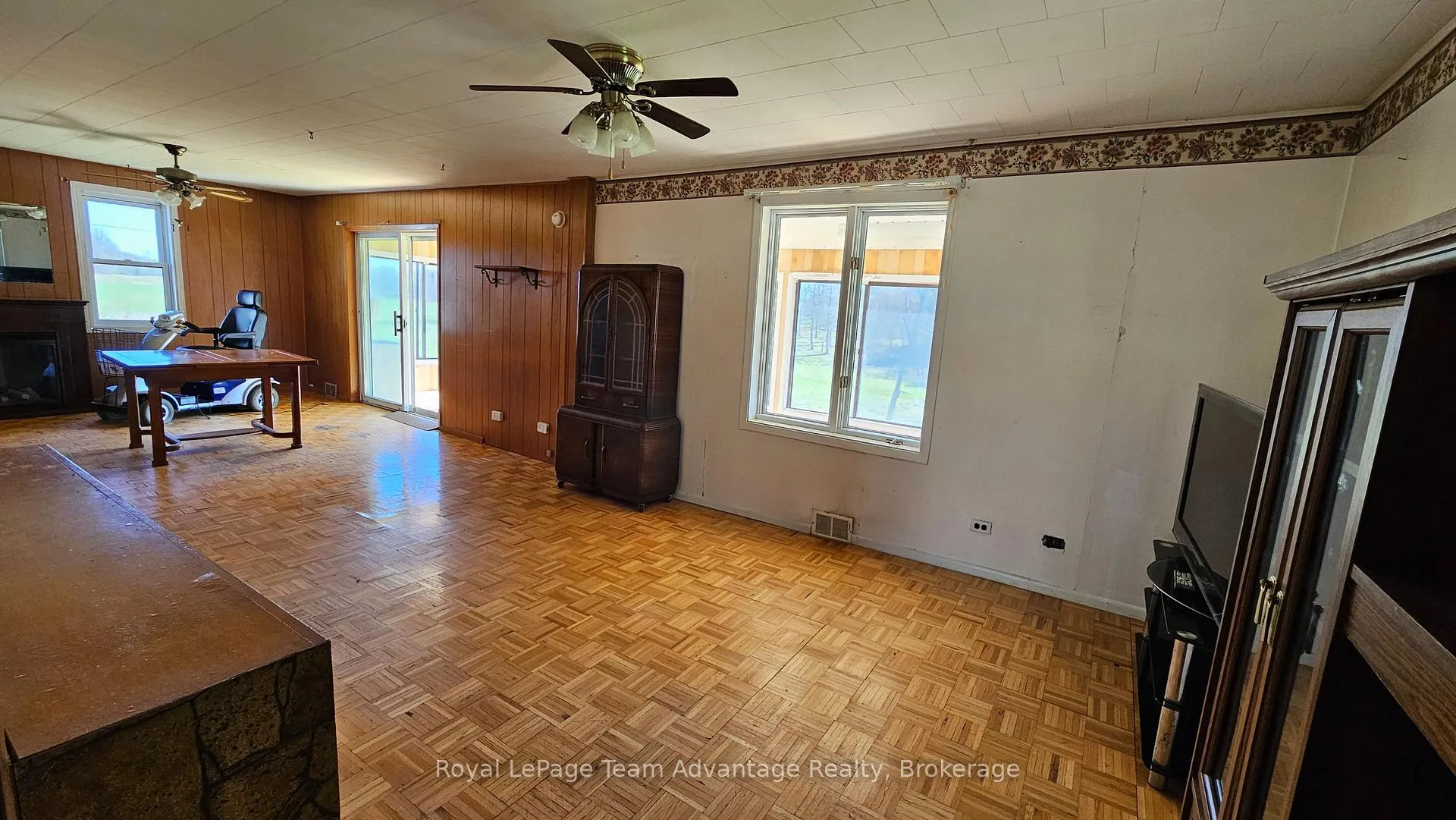 Photo 27 of 77 Lakeshore Road, McKellar — HOMEH