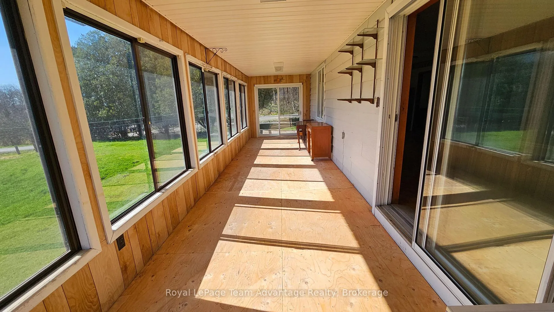 Photo 32 of 77 Lakeshore Road, McKellar — HOMEH