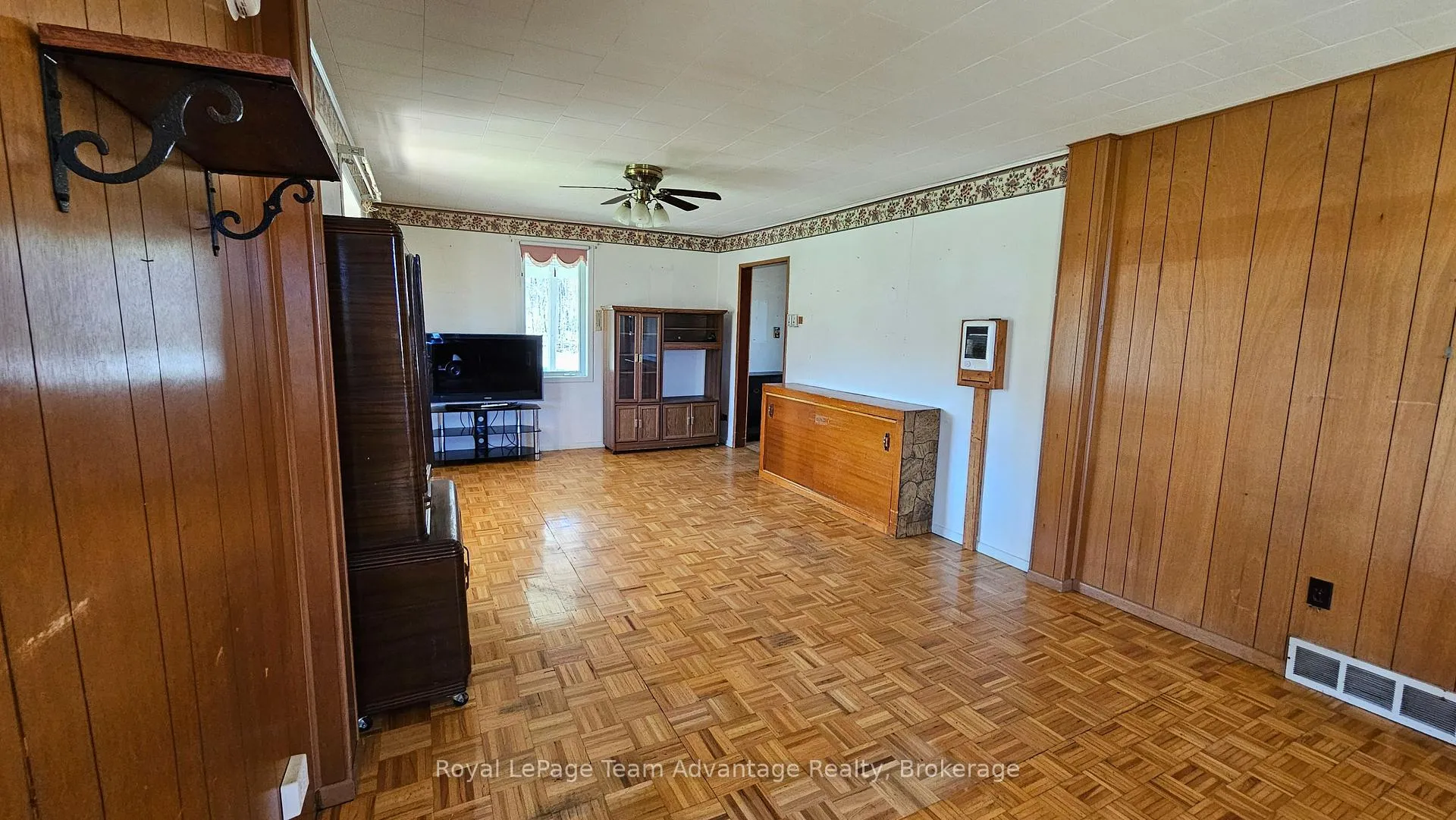 Photo 34 of 77 Lakeshore Road, McKellar — HOMEH