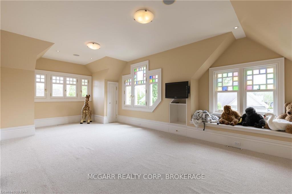 Photo 1 of 22 Bayview Drive, St. Catharines, Port Dalhousie — HOMEH