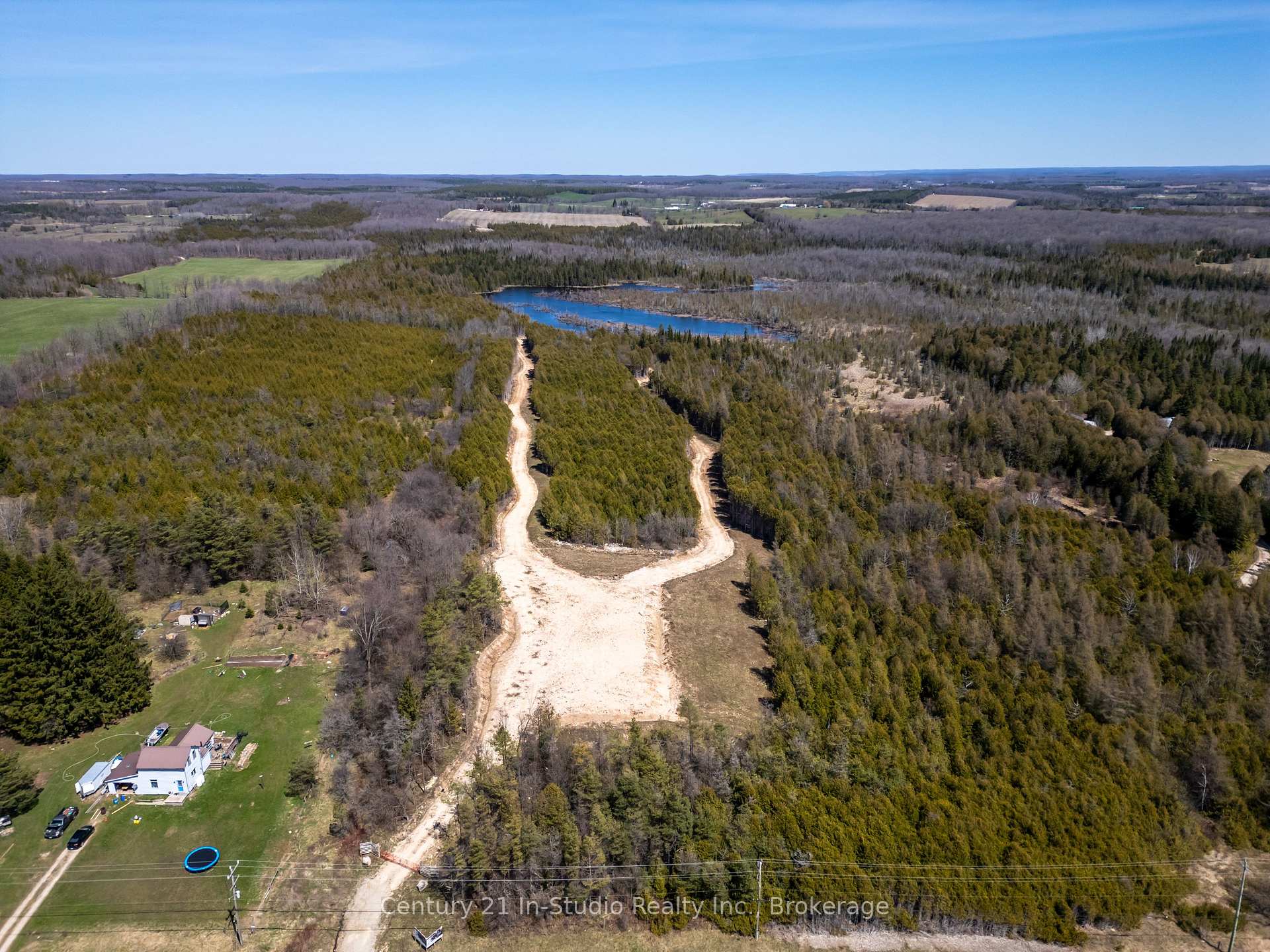 Photo 3 of 775669 Highway 10, Chatsworth — HOMEH