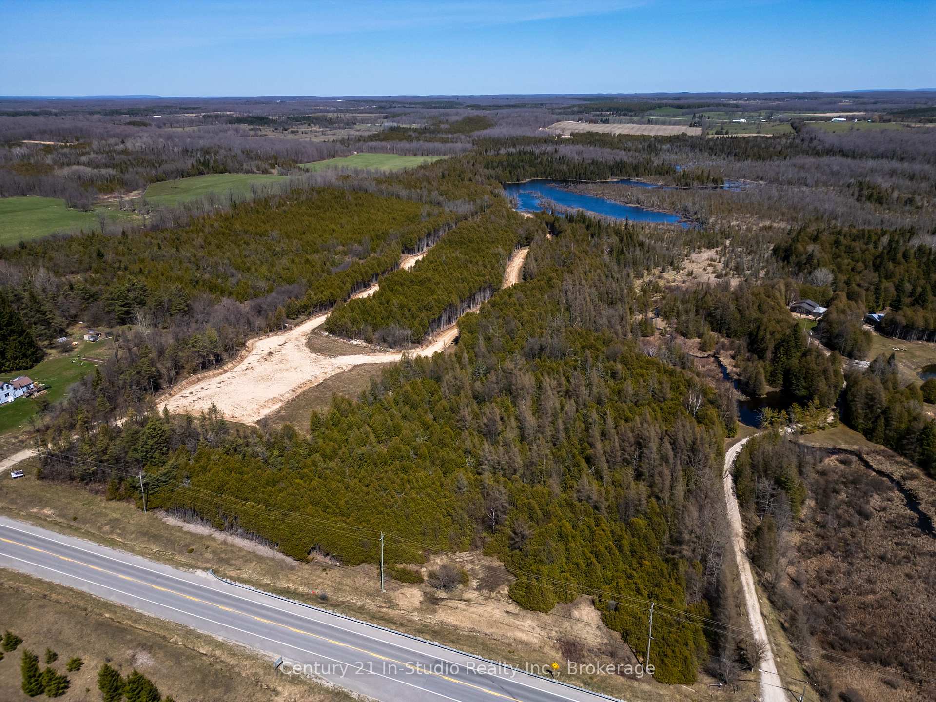 Photo 4 of 775669 Highway 10, Chatsworth — HOMEH