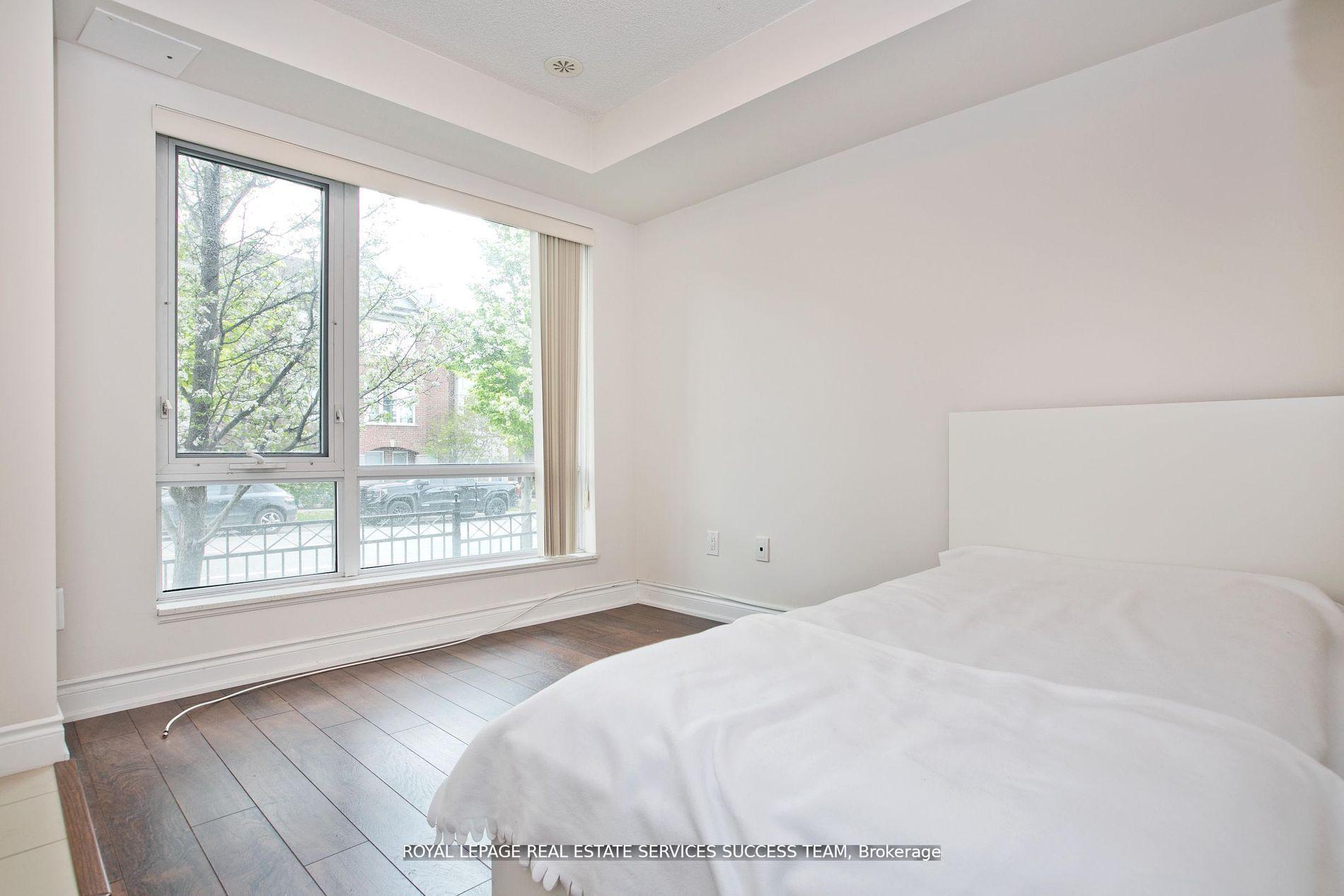 Photo 3 of 321 South Park Road, Markham, Commerce Valley — HOMEH